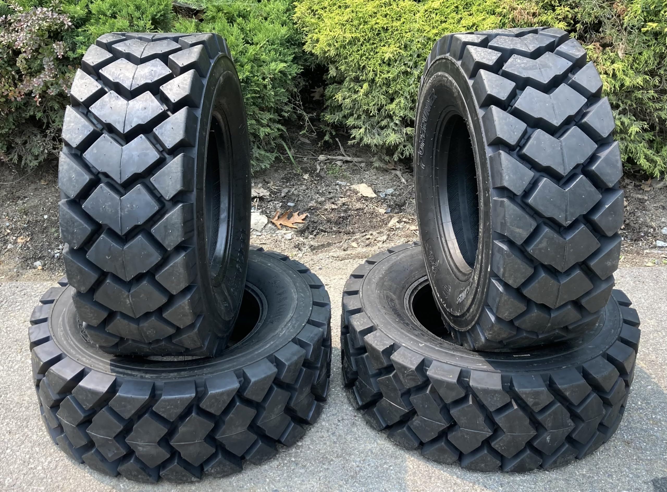 Deestone D304 Rim Guard Tire – 12-16.5, Load 12 Ply, Industrial, New
