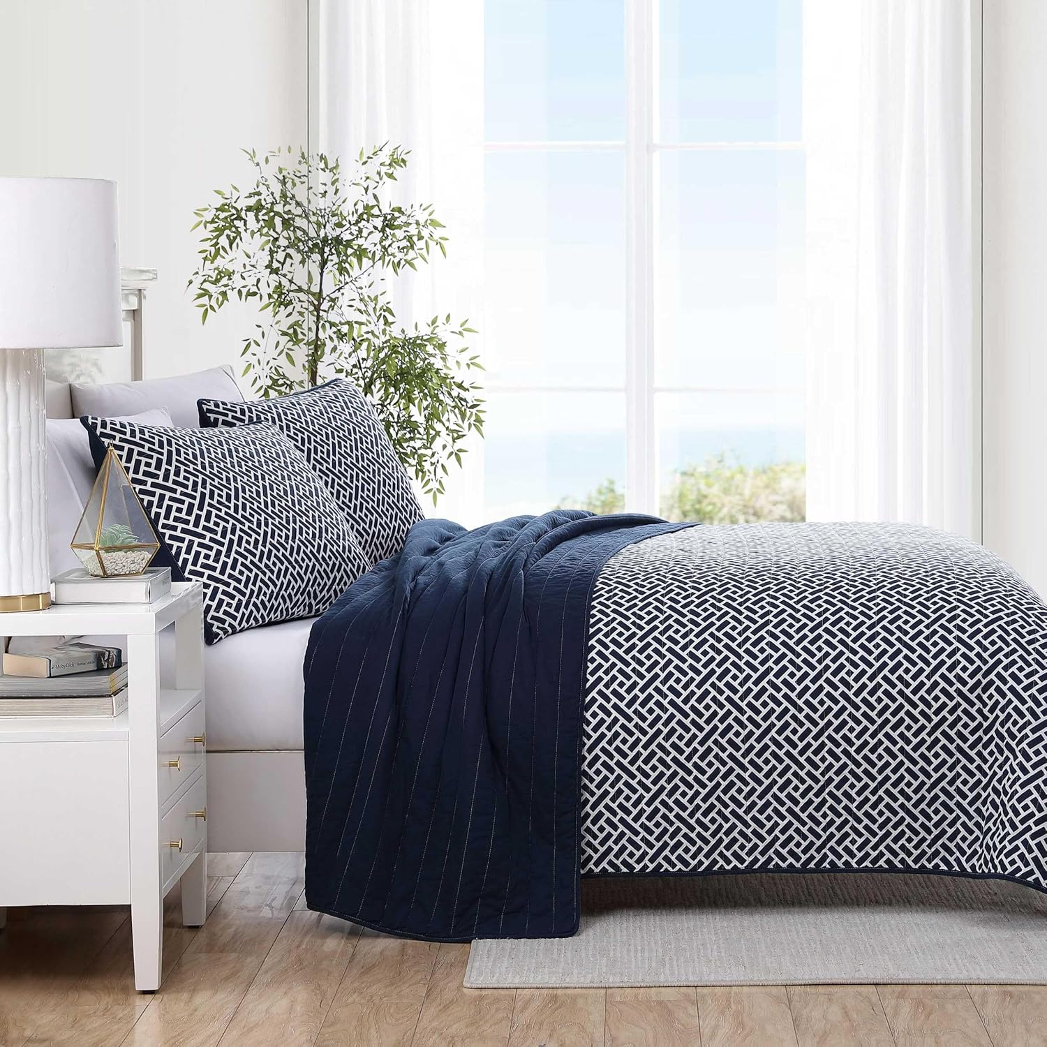 Nautica - Quilt Set, Soft Bedding with Matching Shams, Rounded Corner, Reversible Design (Lockridge Navy, Full/Queen) - Image 4