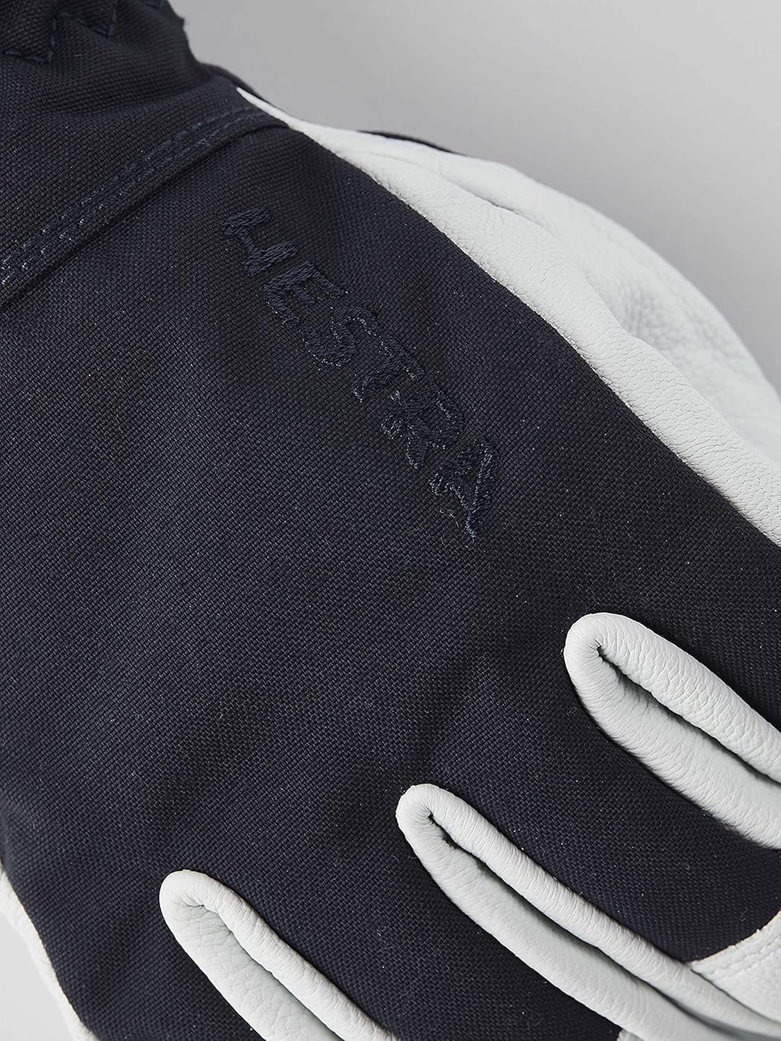 Hestra Army Leather Heli Ski Junior - Classic 5-Finger Leather Snow Glove for Winter, Skiing, Playing in The Snow for Kids and Youth : Clothing, Shoes & Jewelry