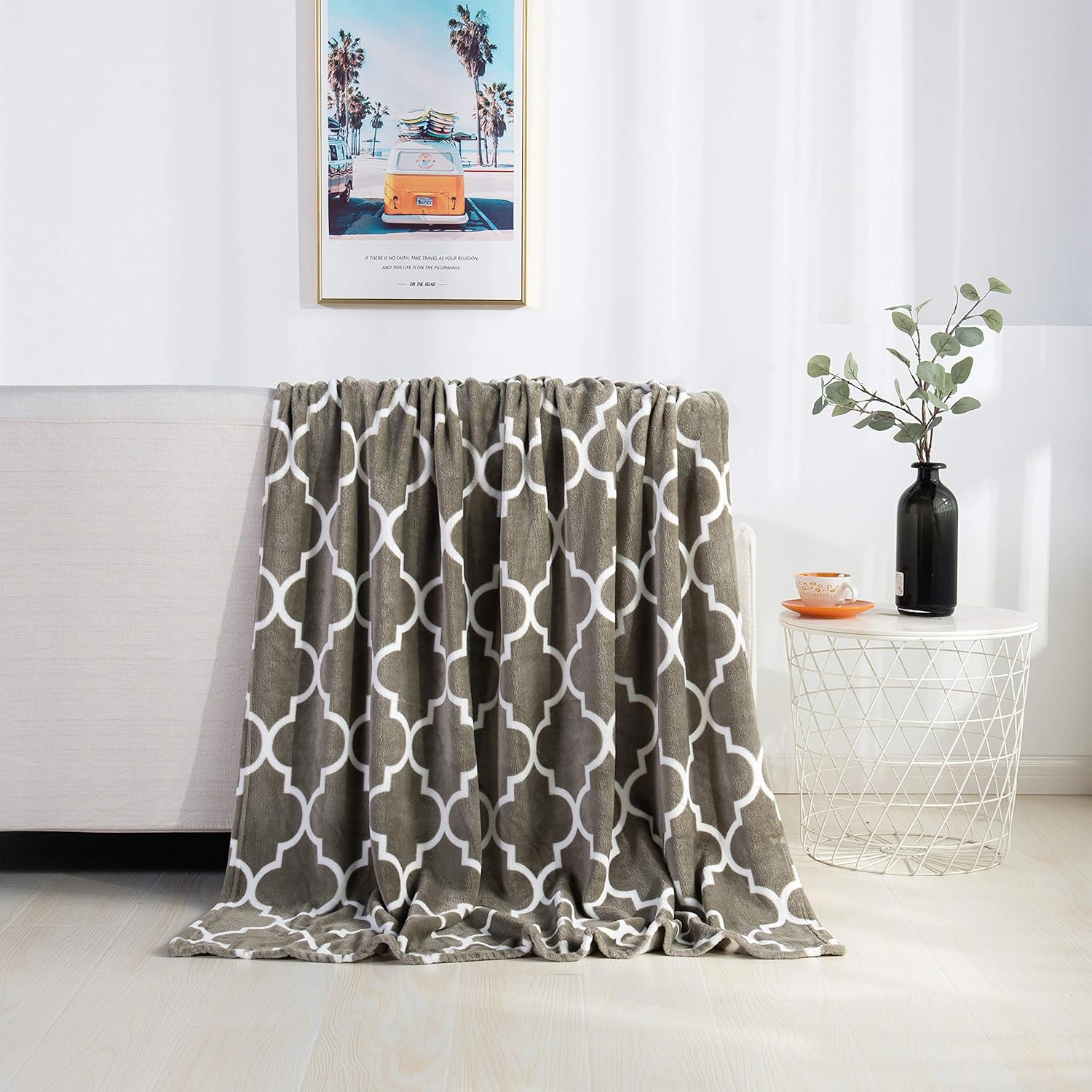 Quatrefoil Gray