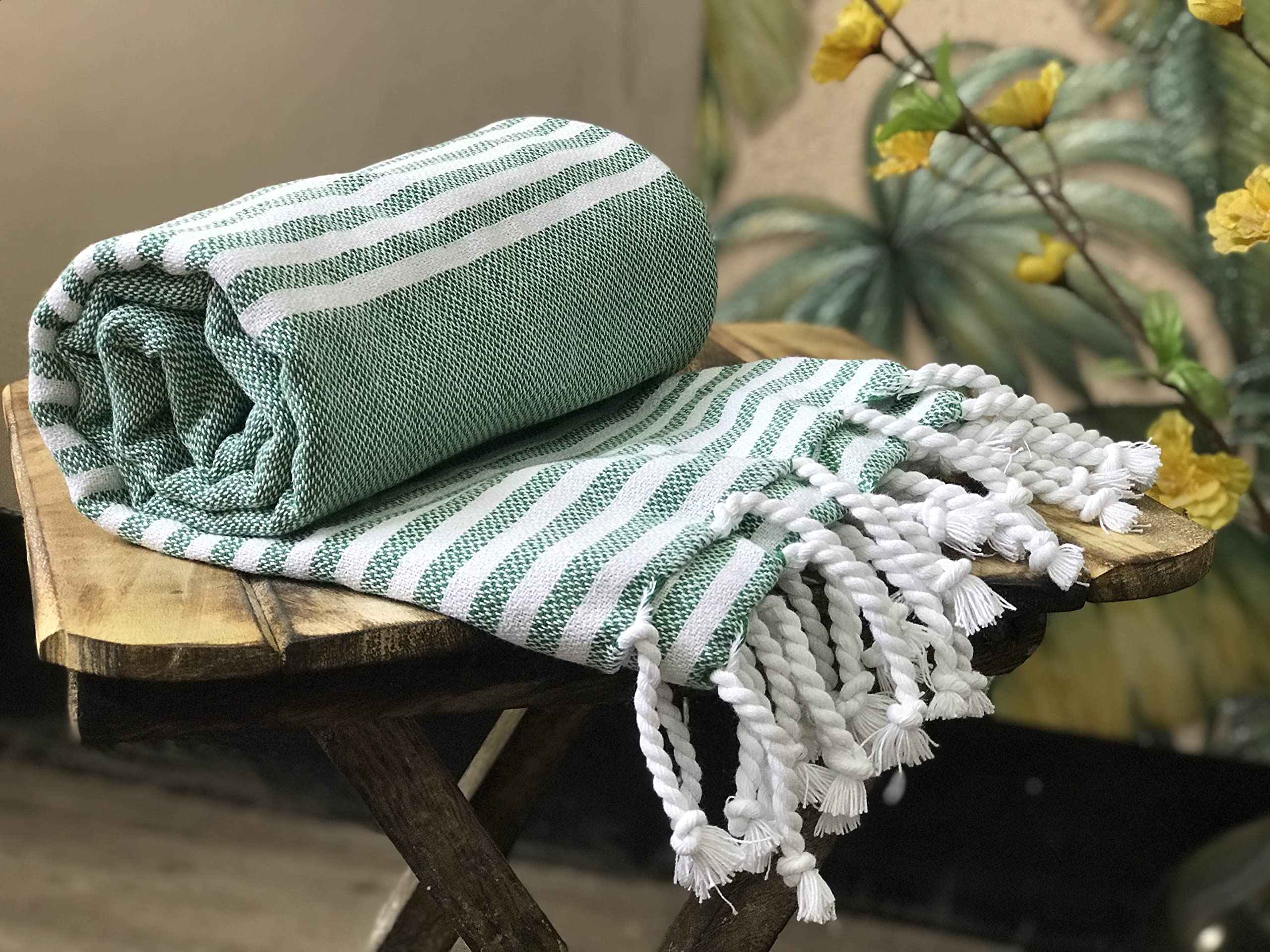 The Greenleaf co. Premium Organic Cotton Extra Lightweight Towels - Nature Green