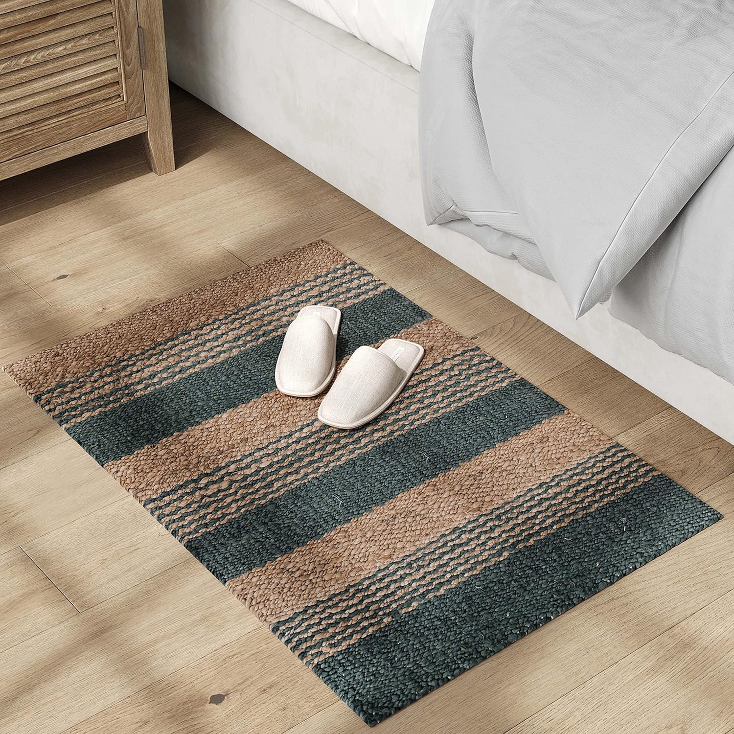 Barnyard Designs 2 x 3 Jute Rug for Indoors, Rattan Rugs for Bathroom, Entryway or Accent Piece - Farmhouse Woven Braided Rug (Natural/Graphite)