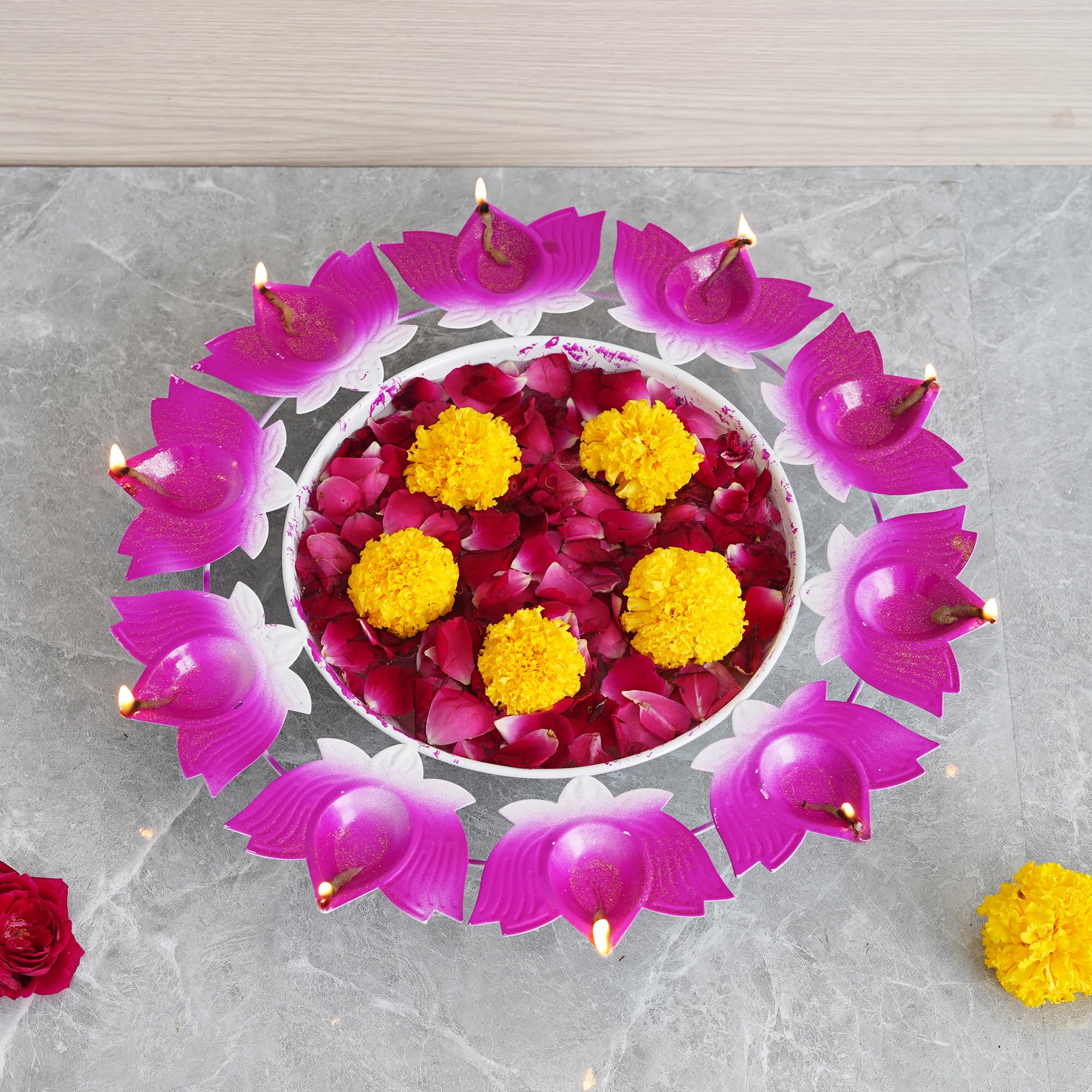 Webelkart Diya urli miska w kształcie lotosu do dekoracji domu i Pooja, świecznik na tealight Urli do dekoracji domu i biura (36 cm) – świecznik Diwali