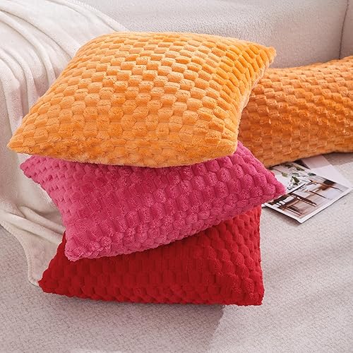 Miniatura 4 de All Smiles Juego de 2 fundas de almohada rojas navideñas de 18 x 18 pulgadas, de piel sintética, suaves, esponjosas, decorativas, para decoración