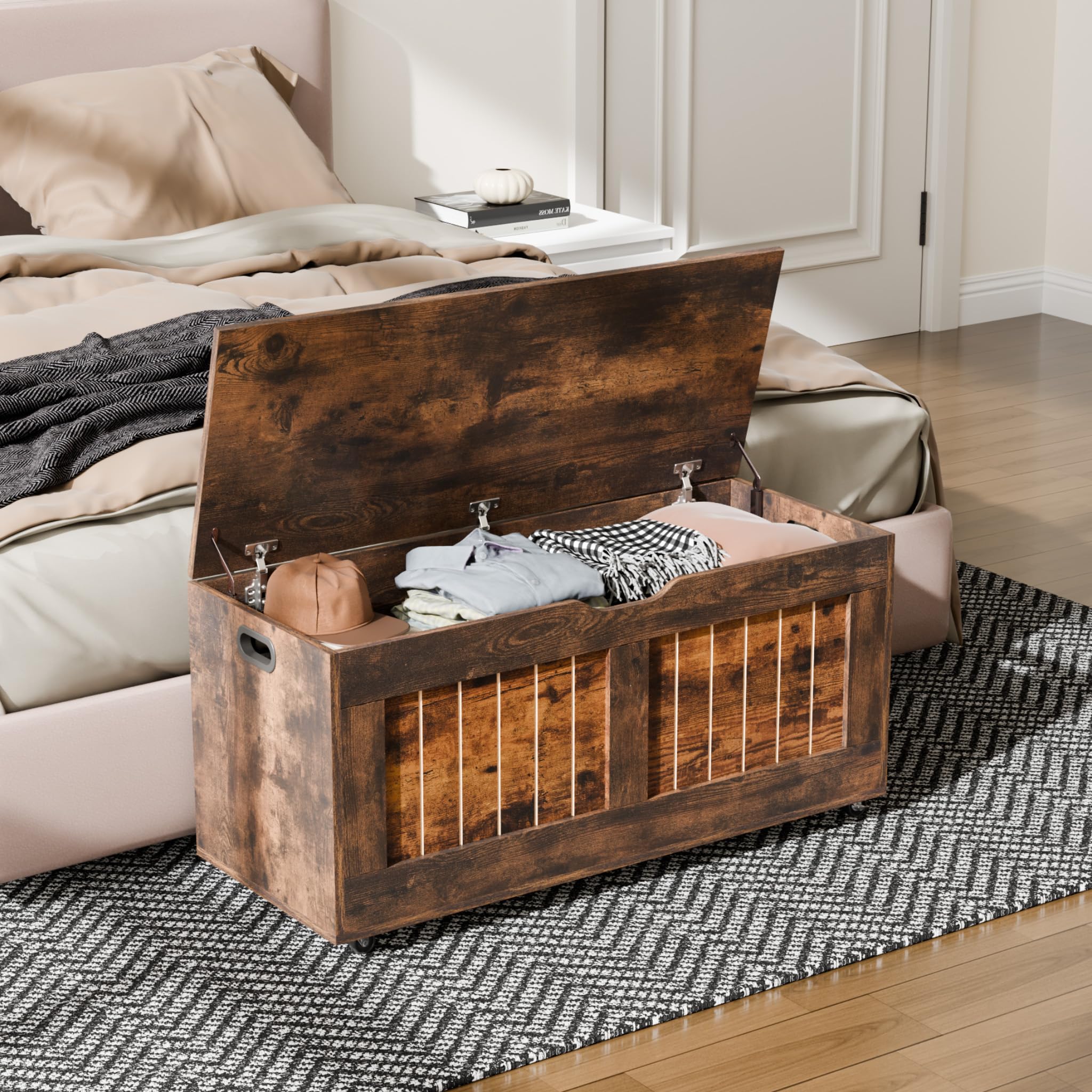 Mondeer Baúl de Almacenamiento, Banco de Almacenamiento con 4 Ruedas, Caja de Manta con 2 bisagras de Seguridad, Estilo Moderno, para Pasillo, Dormitorio, Sala de Estar, 40 x 100 x 49 cm, marrón