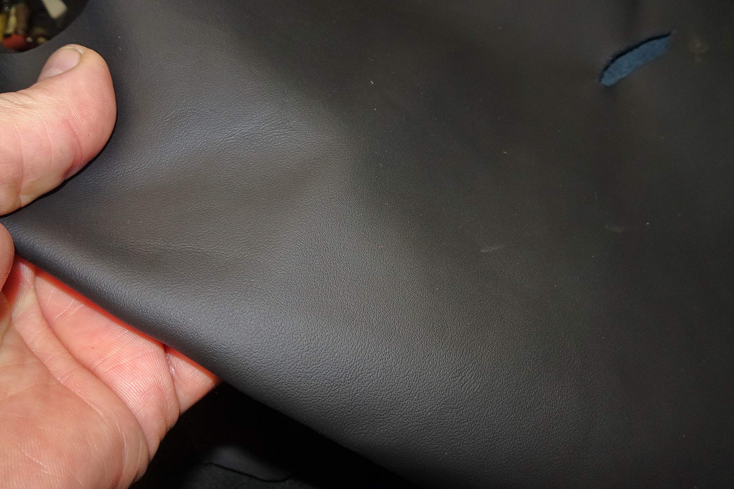 Lederreste Nappaleder Lederstücke schwarz Lederzuschnitte Möbelleder 1,2-1,4 mm (DIN A2 60 x 42 cm, Leder genarbt Sort 2)
