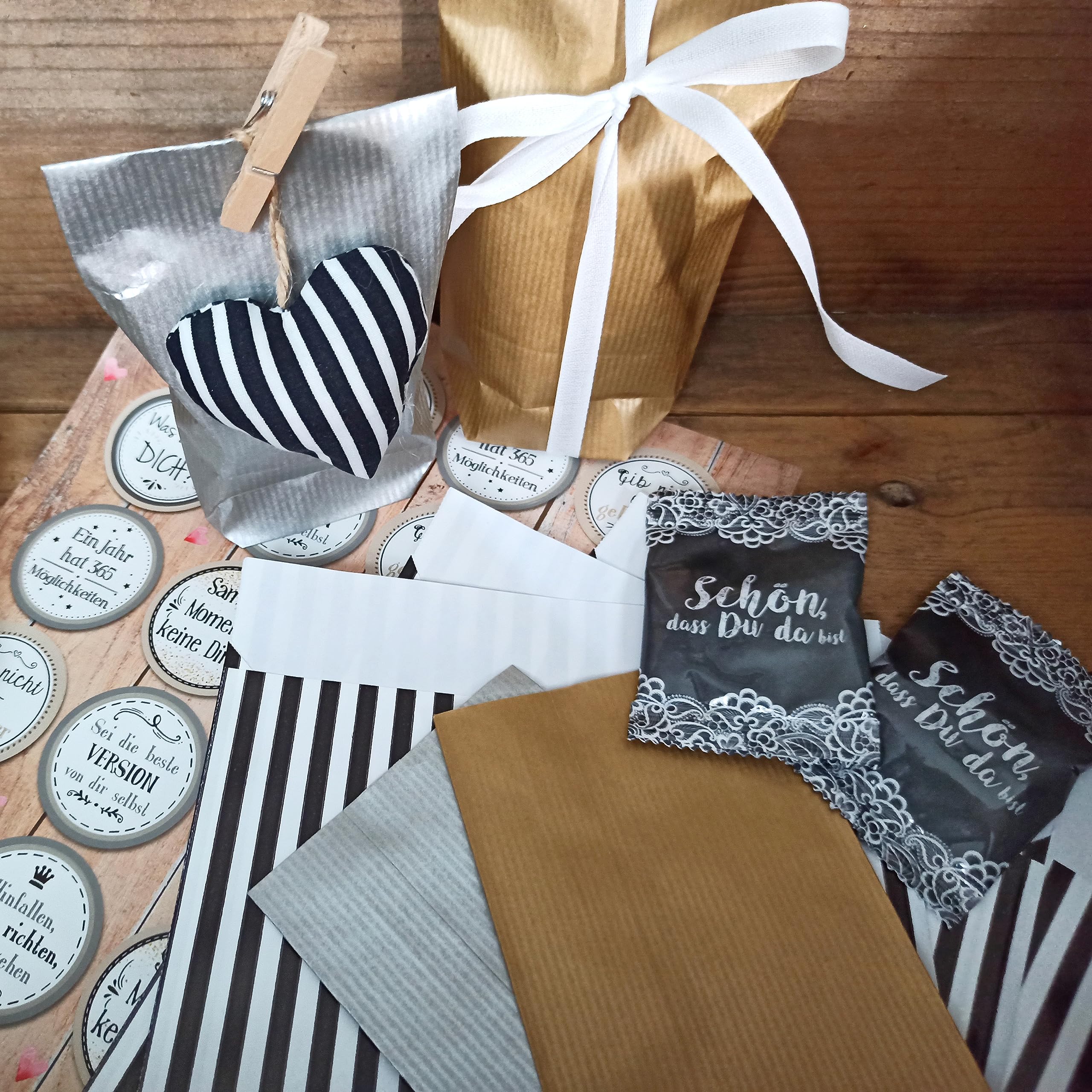 Petite Pochette Cadeaux De Noël Rouge Motif Cadeaux, Sachet Bijoux