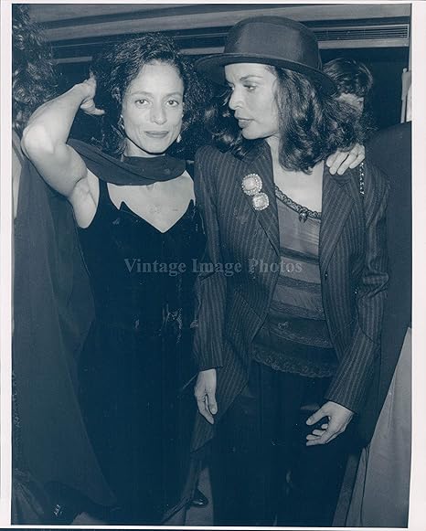 Amazon Co Jp ヴィンテージ 写真 1990 プレス 写真 女優 ソニア ブラガ ビアンカ ジャガー パーティー ファッション ショー 8x10 家電 カメラ