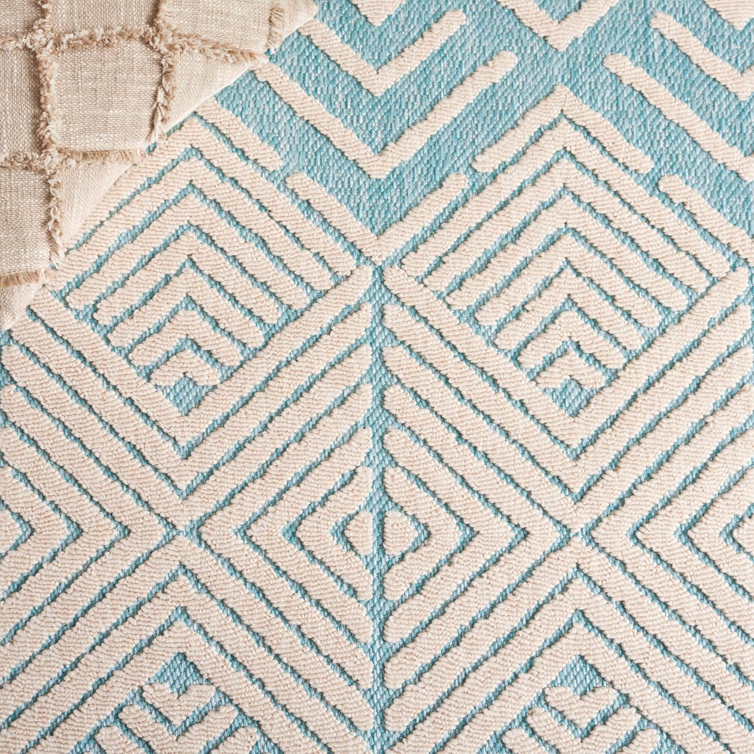 SAFAVIEH Washable Rug Outdoor Milos Collection - 5' x 7'6", Turquoise & Ivory, Non-Shedding & Easy to Clean, Ideal for Patio, Backyard, Mudroom (MLO104K)