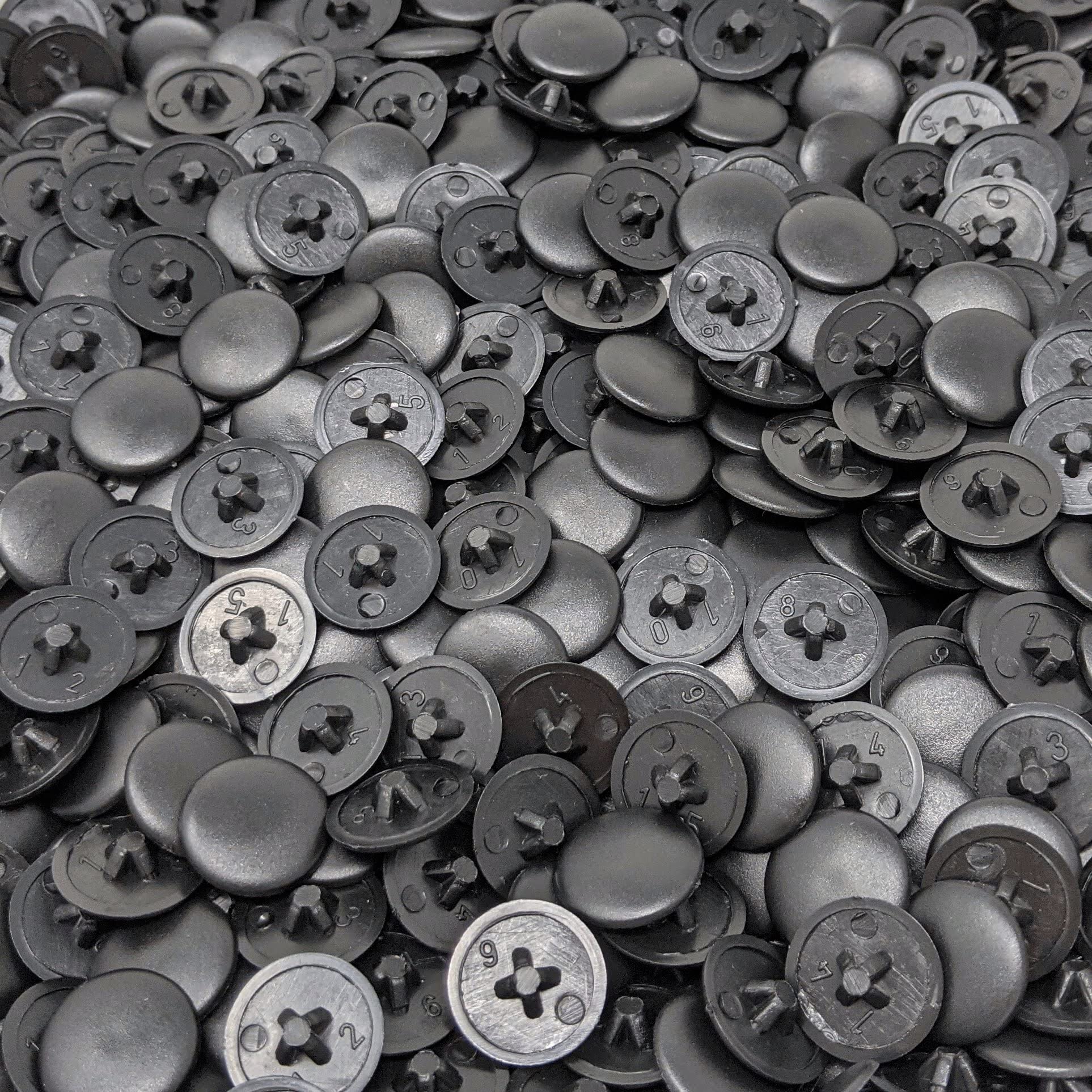 Pozi Screw Cover Caps, Pozidriv Push-Fit Covers for PZ1, PZ2, PZ3, PZ4 & PZ5 Screws, Made in Germany (Black, Pozi No.3, 15mm Head x 2.4mm Deep - See Second Image for Size Guide, Pack of 500)