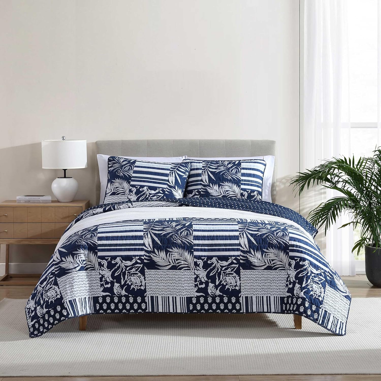 Nautica - Quilt Set, Soft Bedding with Matching Sham, Rounded Corner, Reversible Design (Avalon Patchwork Navy, Twin)