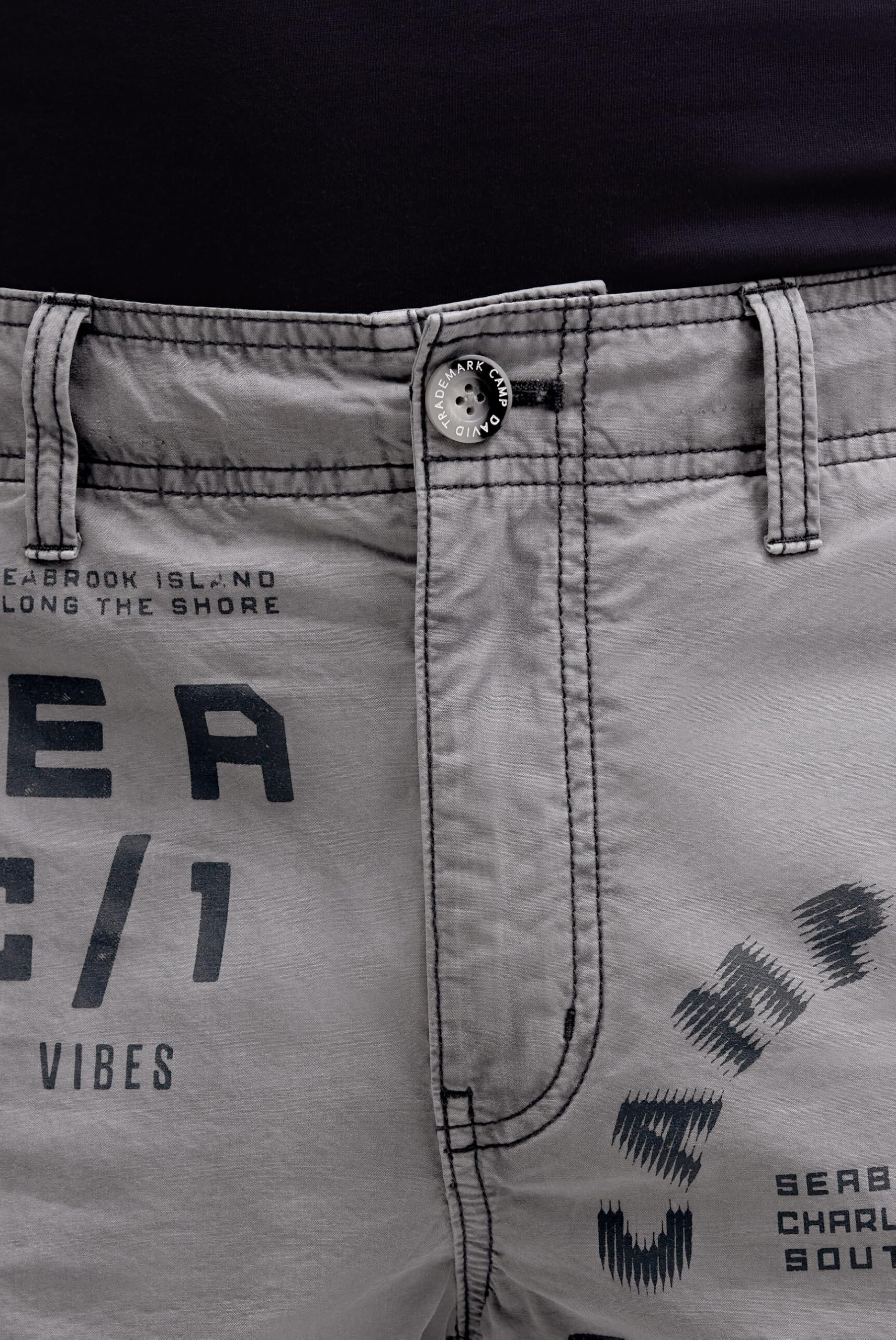 Camp David Herren Cargo Shorts mit vielen Label Prints