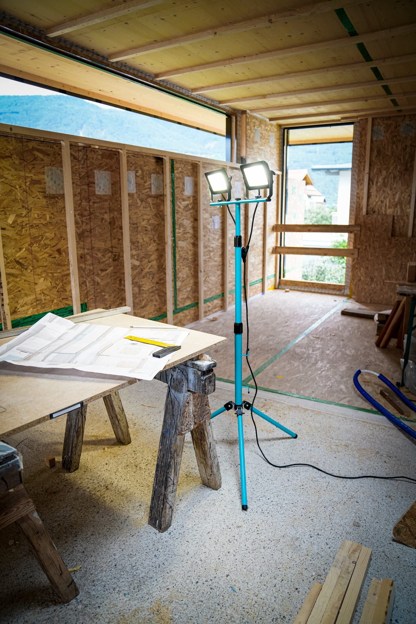 EGLO Baustrahler LED mit Stativ Arbeitsleuchte | höhenverstellbar aus Aluminium und Kunststoff, Arbeitsscheinwerfer 2-fach in türkis und schwarz, Werkstattlampe schwenkbar