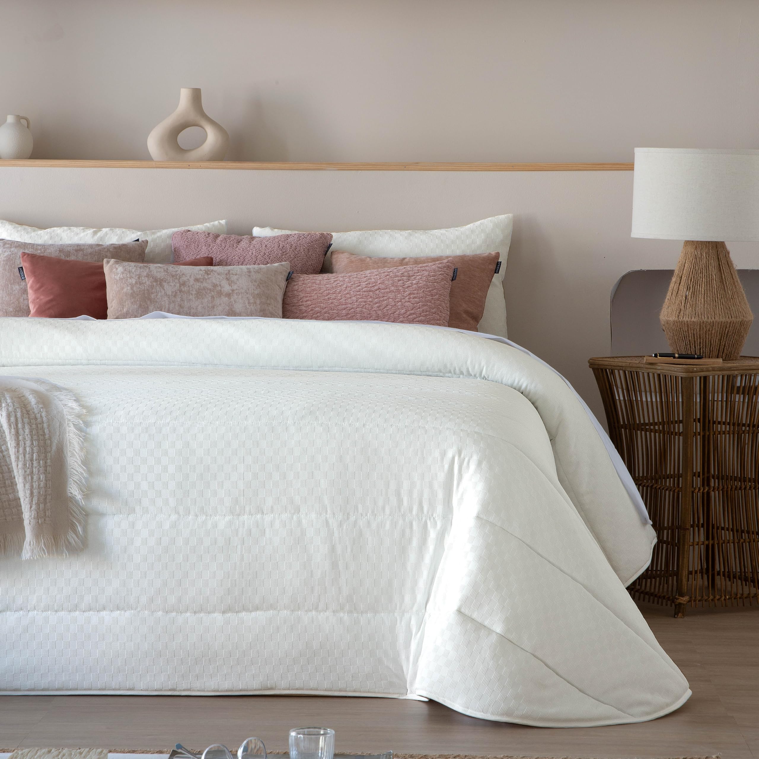 Antilo - Colcha de Invierno - Bouti Modelo Ilian - Color Natural - Cama 150 (250x270cm)