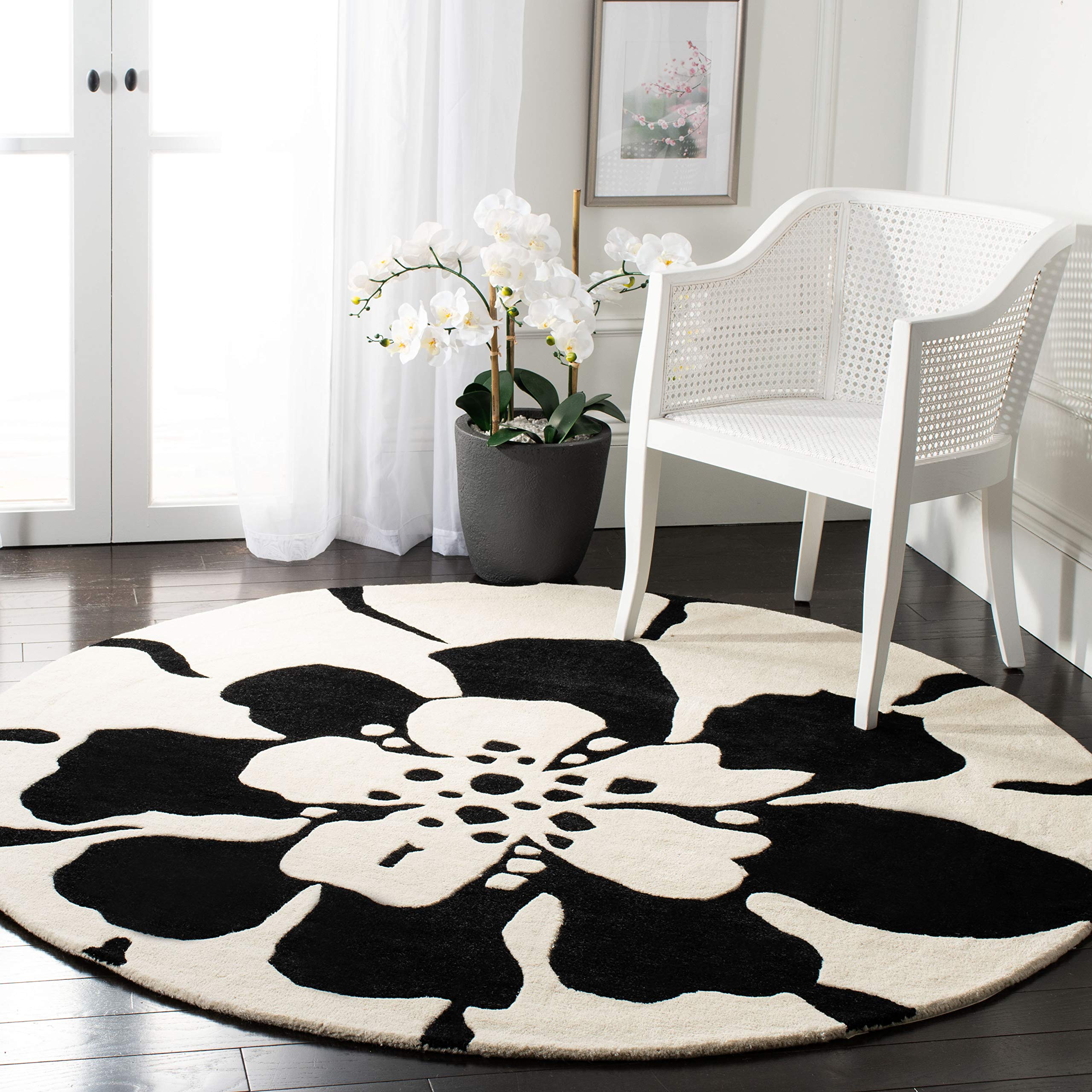 SAFAVIEH Soho Collection 6' Round Black / White SOH730A Handmade Premium Wool & Viscose Area Rug