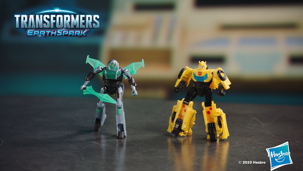 Amazon.com: Transformers EarthSpark Cyber-Combiner Bumblebee and