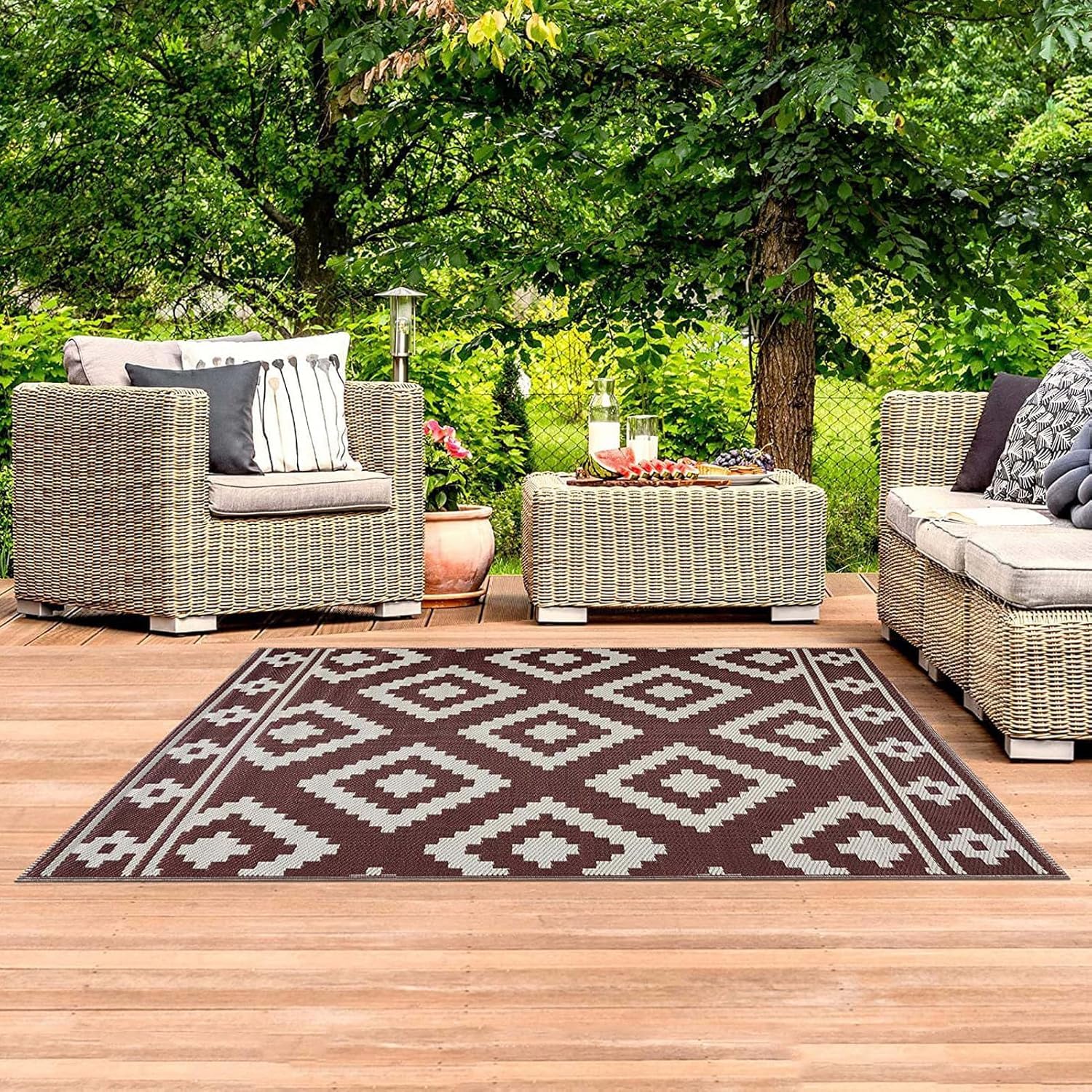 Wodoodporne dywaniki zewnętrzne na patio z recyklingu plastikowe maty składane i przenośne dywany ogrodowe do kamperów, kawowe, 140 x 200 cm, idealne do życia na świeżym powietrzu