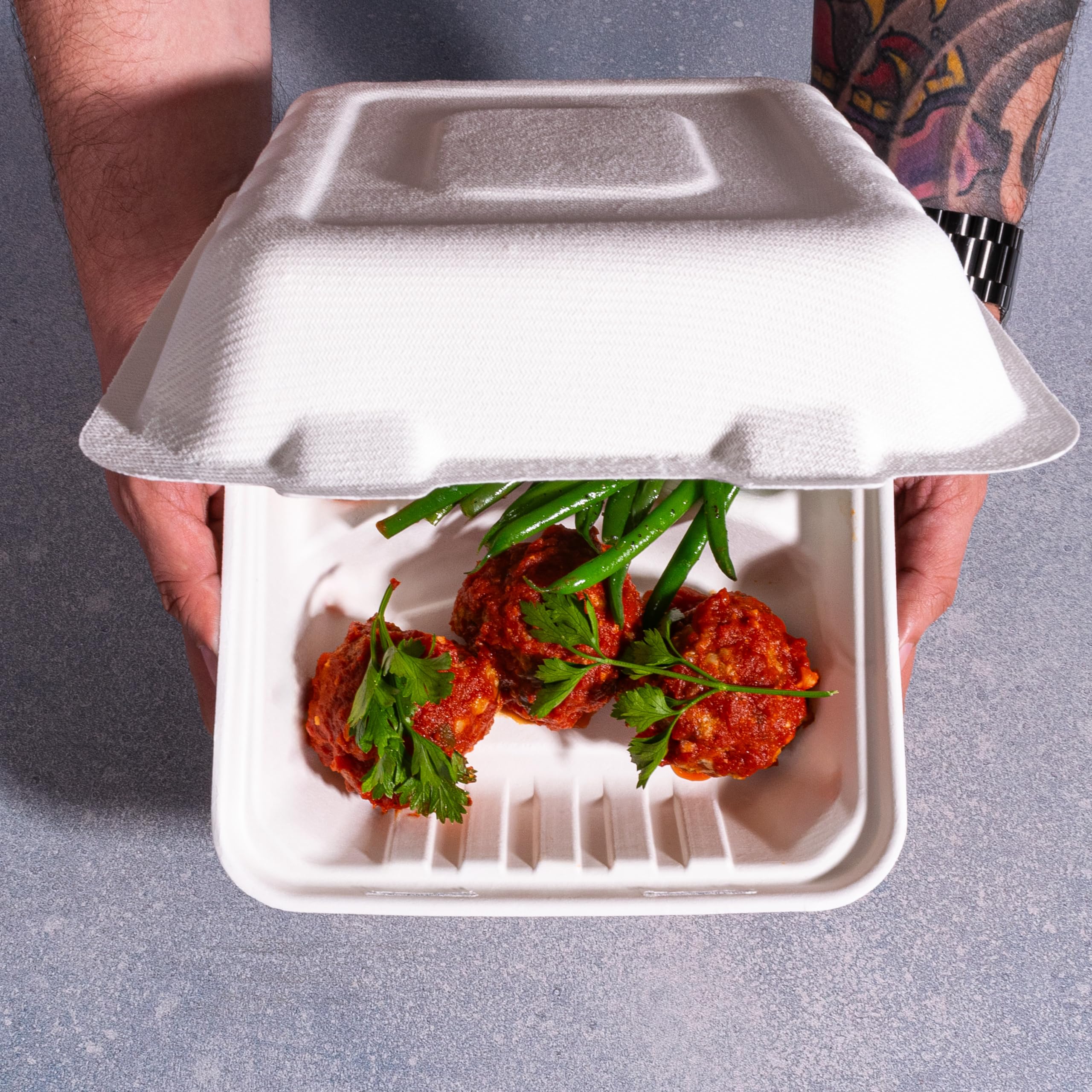50Pack Clear Plastic Square Hinged Food Containers, Disposable Food Containers with Lids Take Out Clamshell Dessert Boxes for Cake Piece Sandwich Salad Pasta (5.1in x 5.3in x 2.6in