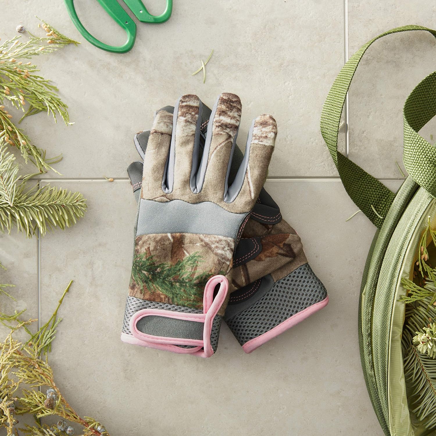 Midwest Quality Gloves Palm Tree Spandex Backed Thinsulate Lined Glove (3 Pack), Size 9, Multicolor