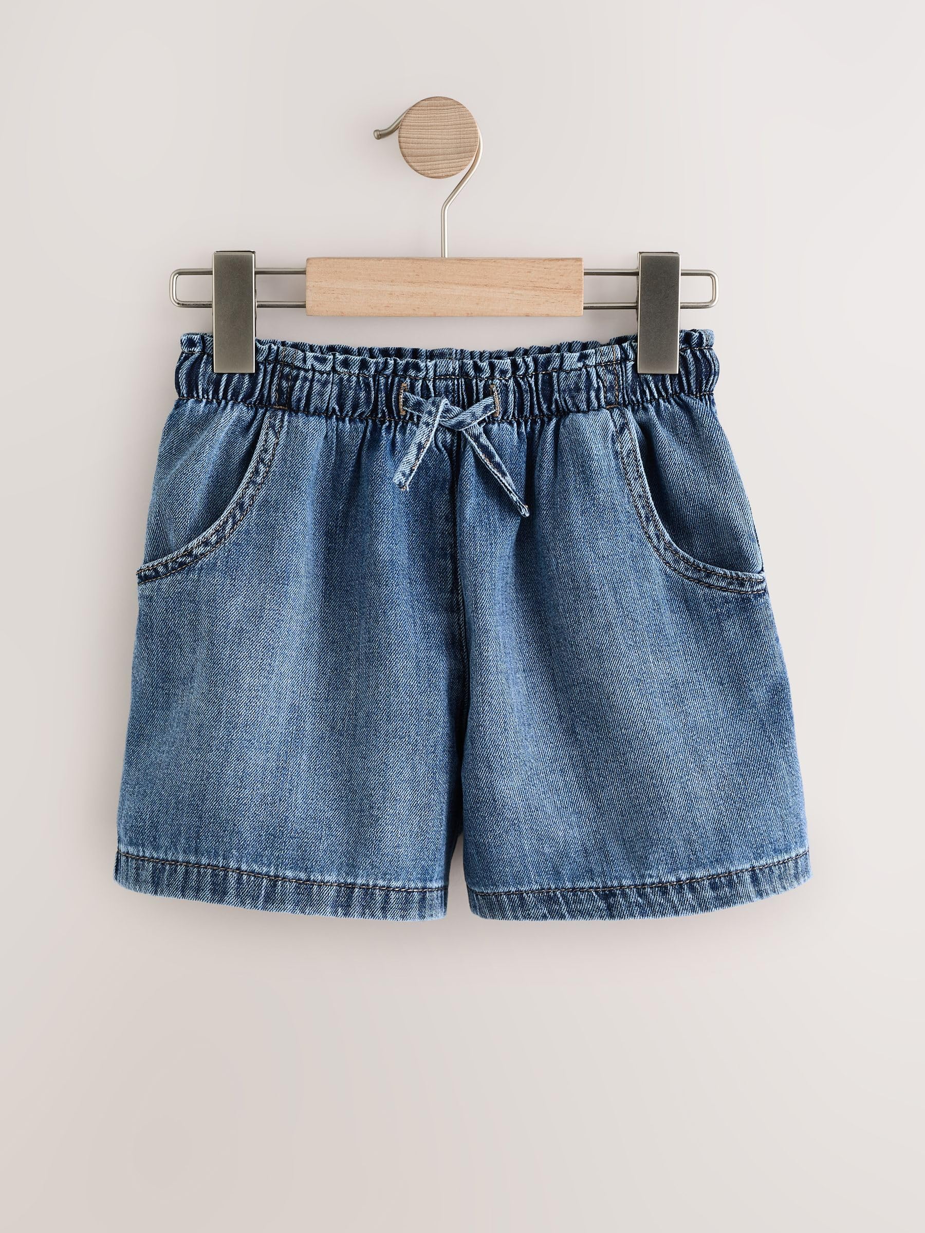 NEXT Ragazza Confezione da 2 Shorts in 100% Cotone | Denim, Bambino, puro cotone, Ogni modello presenta vita elasticizzata regolabile con coulisse e tasche laterali