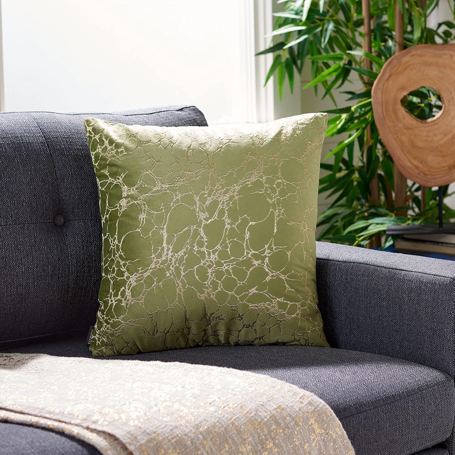 SAFAVIEH Home Collection Brenla Modern Abstract Dark Green Velvet 18-inch Square Decorative Accent Throw Pillow (Insert Included) PLS6530C-1818, 19"x19"