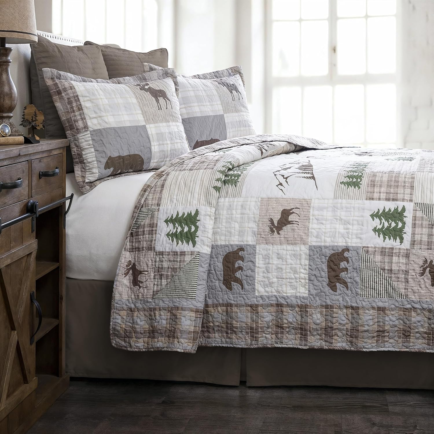 Carstens, Inc. Glacier Peak Rustic Cabin Microfiber Quilt Set, Queen