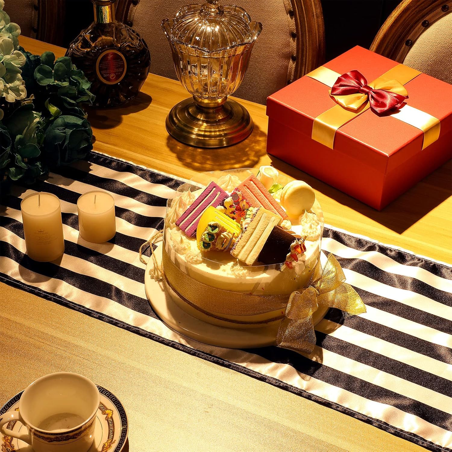 Moukeren 2 Pcs Black and White Striped Table Runner 12 x 108'' Polyester Tablecloth Modern Stripes Elegant Classic Canvas Table Decor Machine Washable for Wedding Christmas Banquet Party Decoration