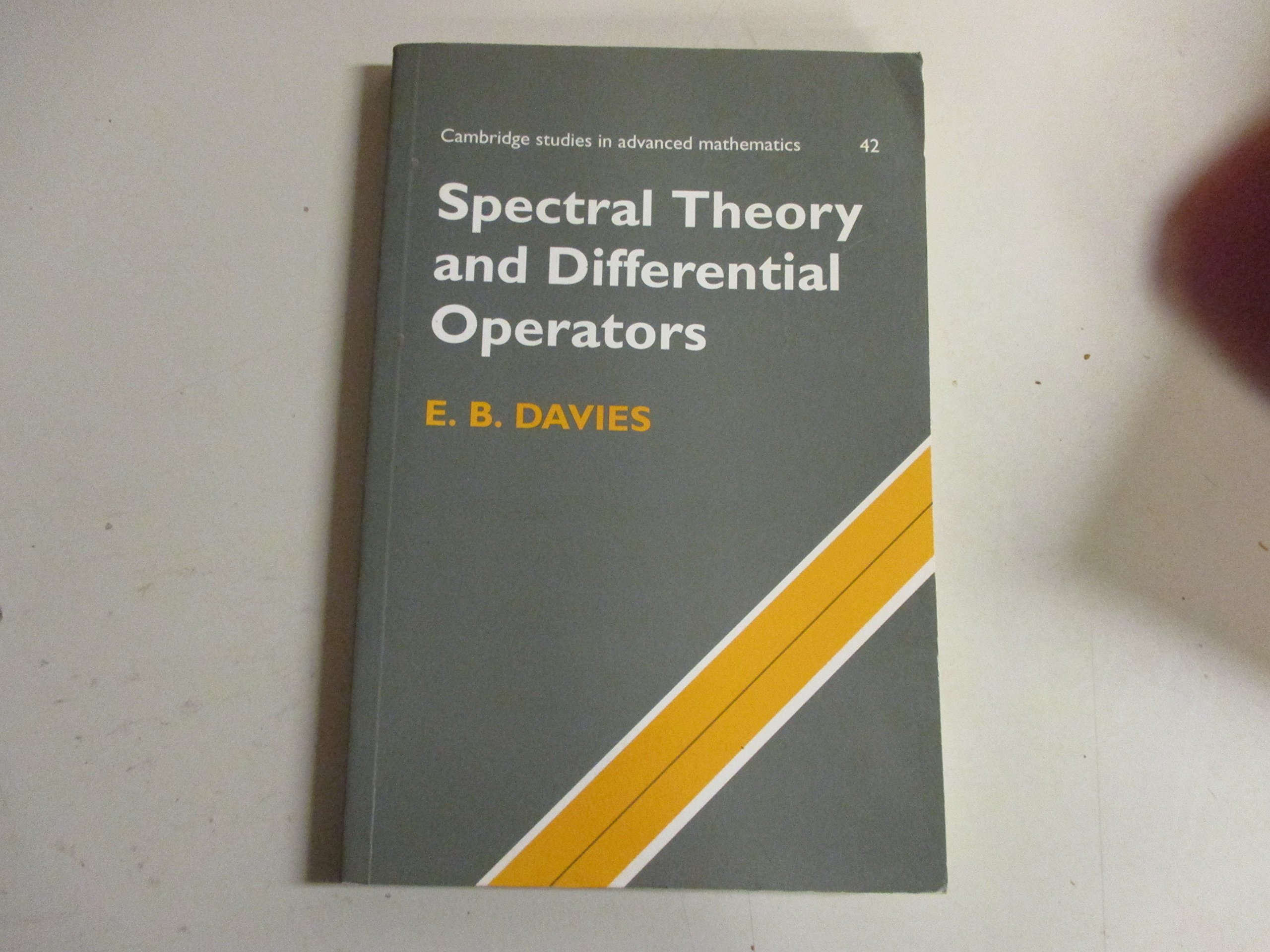 Spectral Theory and Differential Operators by E. Brian Davies - 9780521587105