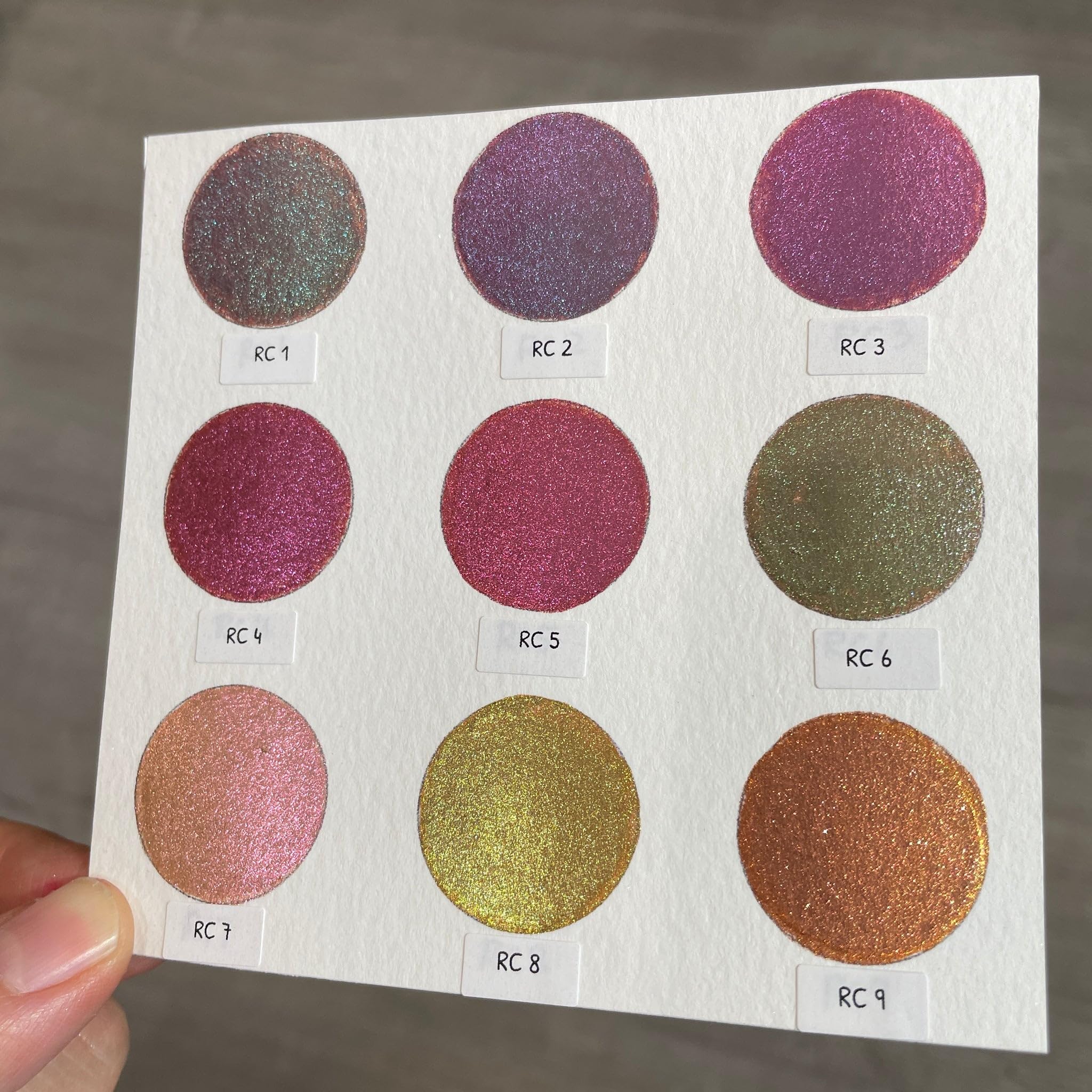 IUILE Pinturas de acuarela hechas a mano, juego de media sartén RC (9 colores) en estuche de lata. Cambio de color, brillante, brillante, brillante. Para artistas, estudiantes, aficionados, calígrafos