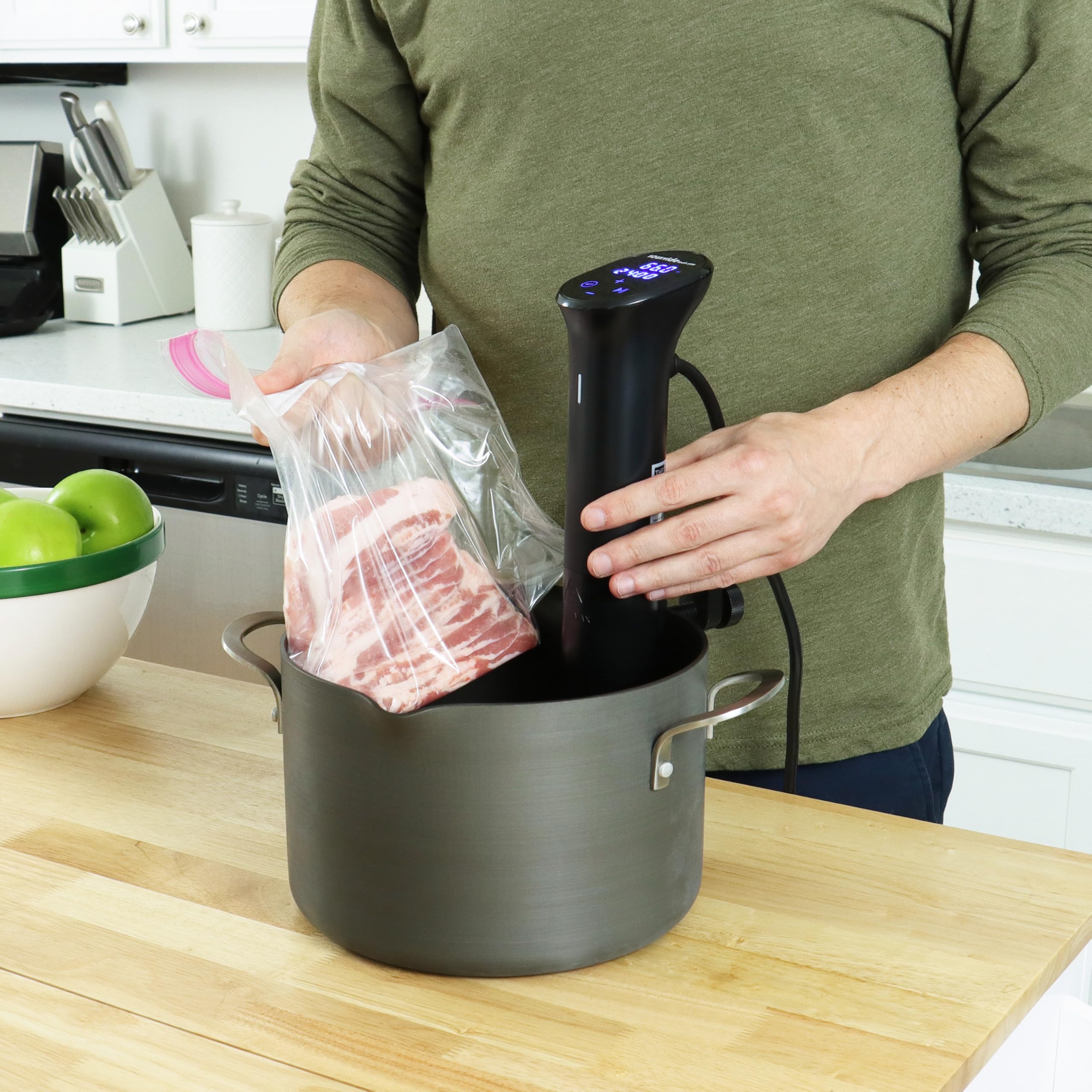 iVide 2.0 WiFi Sous Vide Immersion Circulator 1200W | Sous Vide Machine with ±0.1°C Precision Temperature Control – 600+ Guided Recipes – 42dB Quiet Operation – 30L Capacity