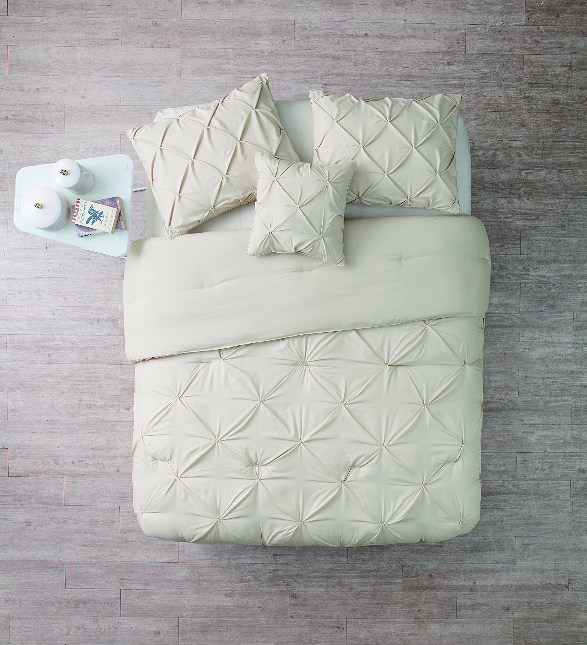 VCNY Home Carmen Collection Comforter