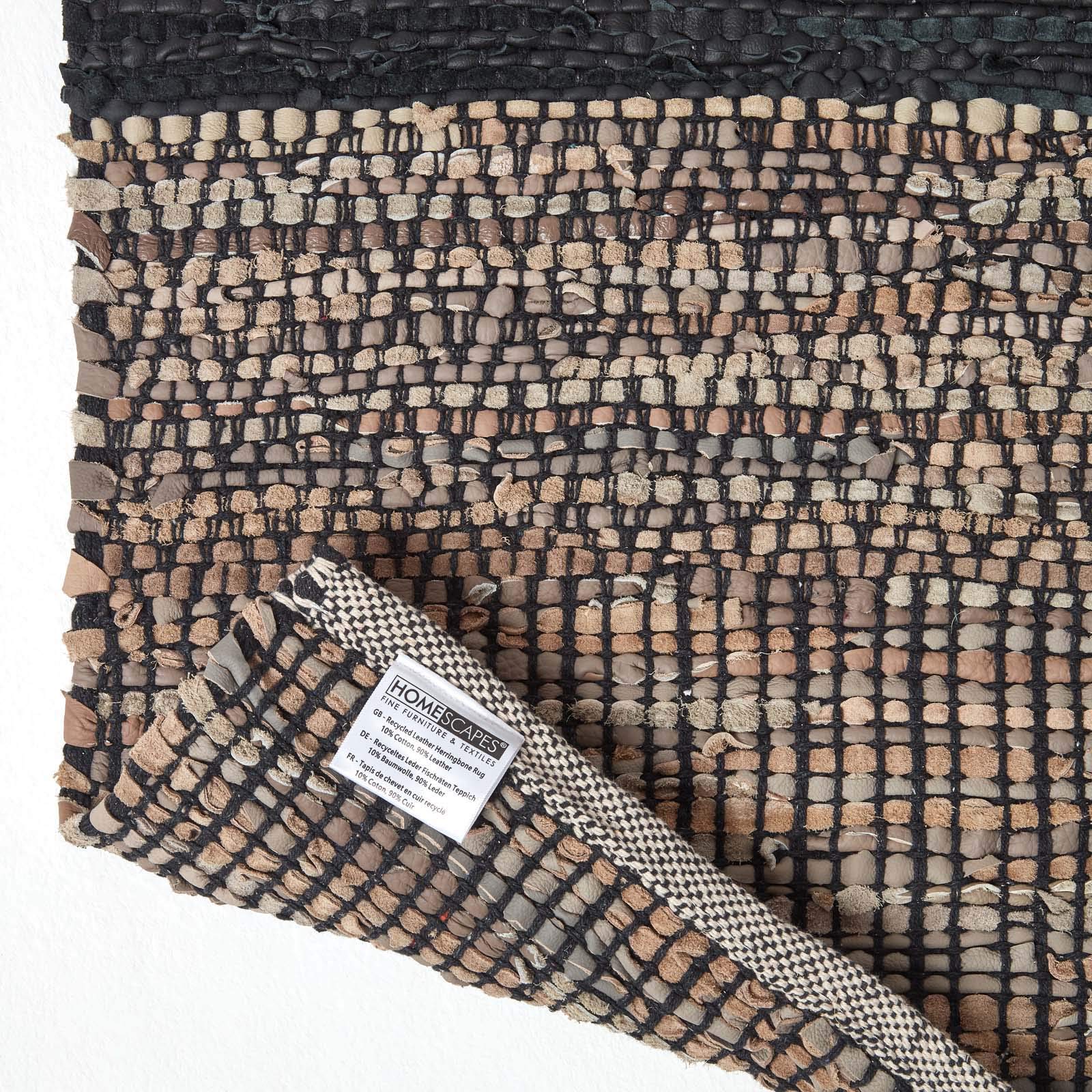 HOMESCAPES - Tapis en Cuir recyclé Noir et Beige à Motif Chevrons - 120 x 180 cm
