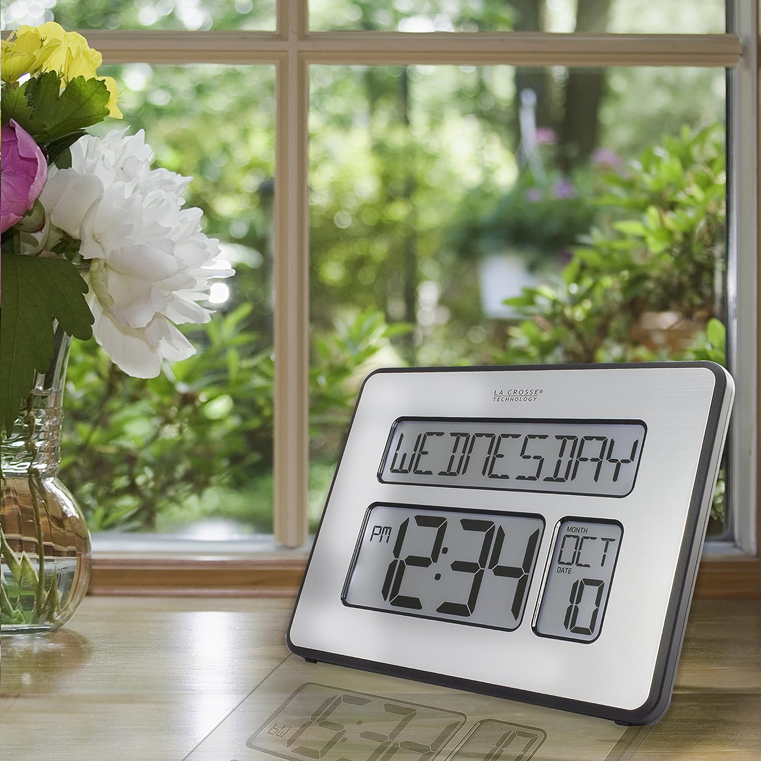 La Crosse Technology 513-1419BLv4-INT Backlight Atomic Full Calendar Clock with Extra Large Digits & 513-1419BL-WA-INT Atomic Large Full Digital Calendar Clock, Pack of 1, Brown