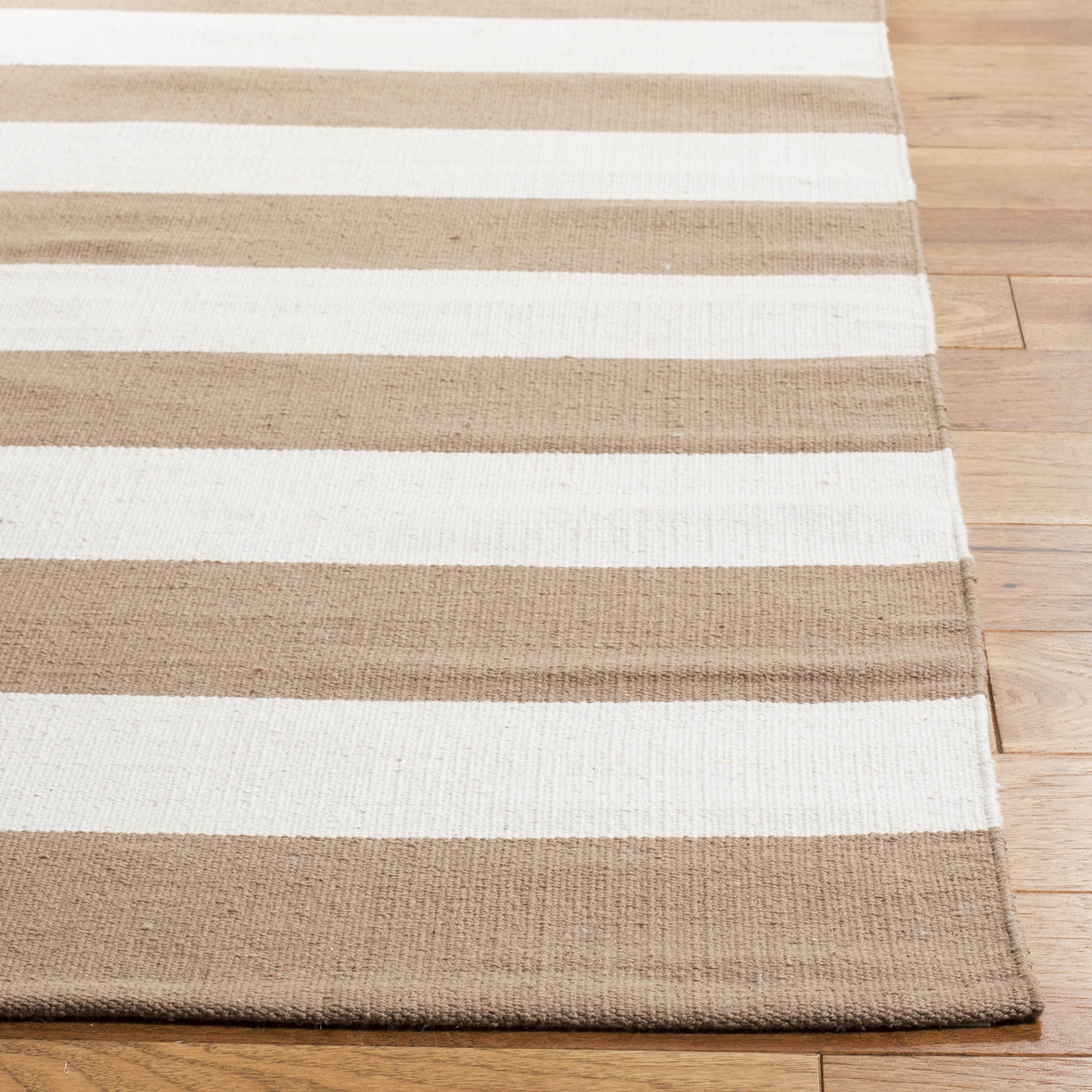 Safavieh Modern Indoor Flatweave Rectangle Area Rug, Montauk Collection, MTK712, in Sand / Ivory - Image 4