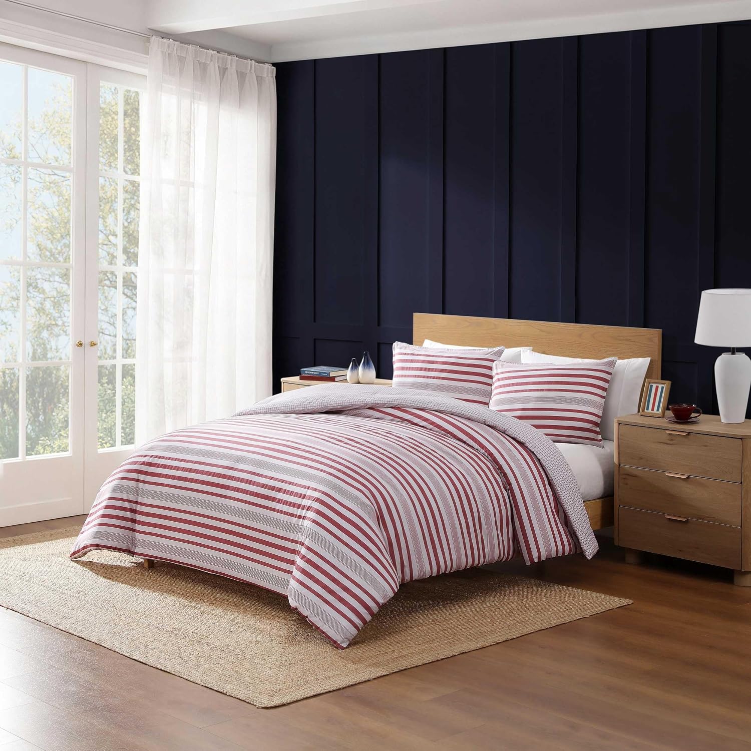 Tommy Hilfiger - King Duvet Cover Set, Reversible Cotton Bedding with a Naturally Soft Feel, Classic Americana, 3 Piece Bed Set with Matching Pillowcases (Mandalay Beach Stripe/Vermont Plaid Red)