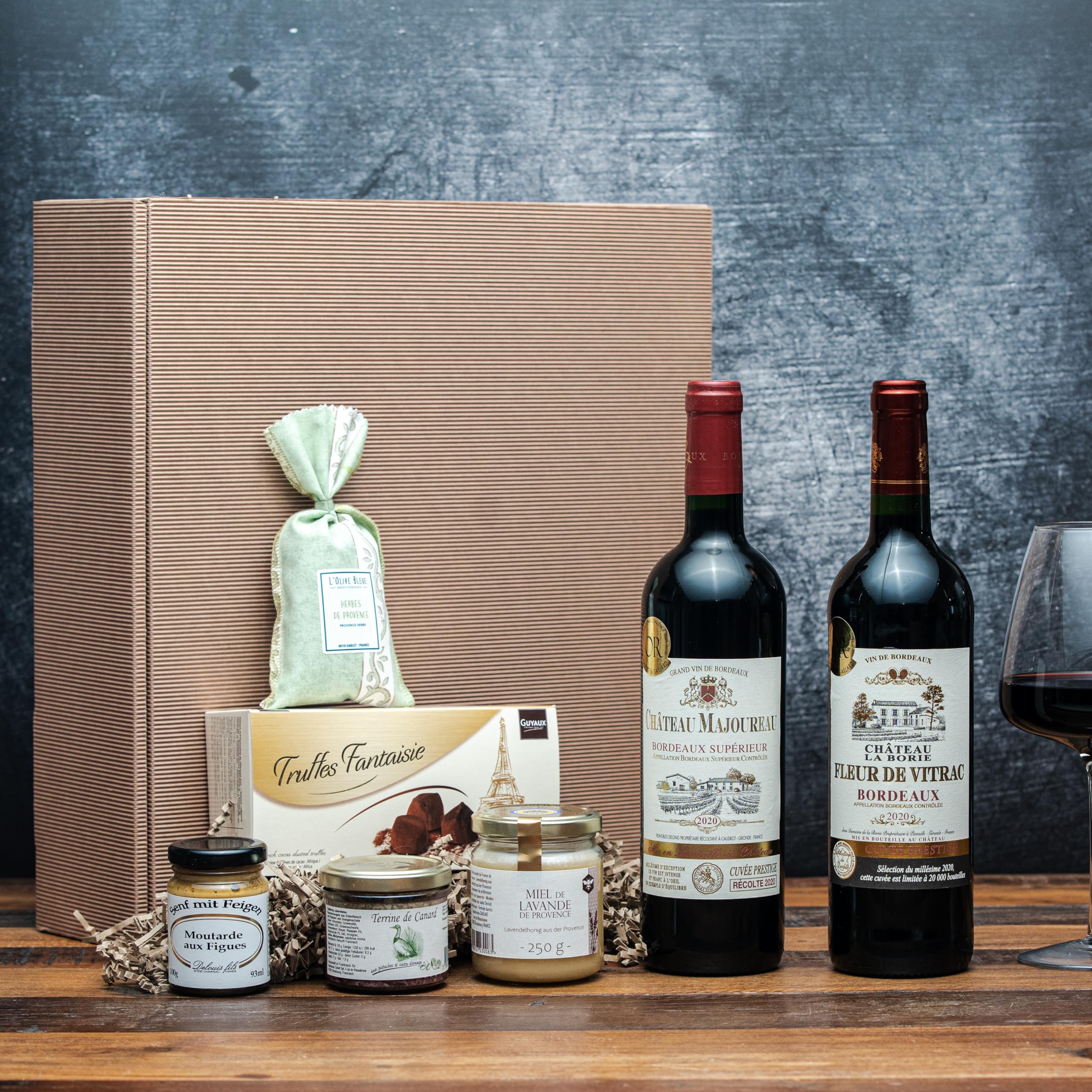 Präsentkorb Frankreich mit Rotwein (Bordeaux) und französischen Delikatessen in schöner Präsentverpackung | ein Geschenk für Männer & Frauen mit leckerer Feinkost aus Frankreich