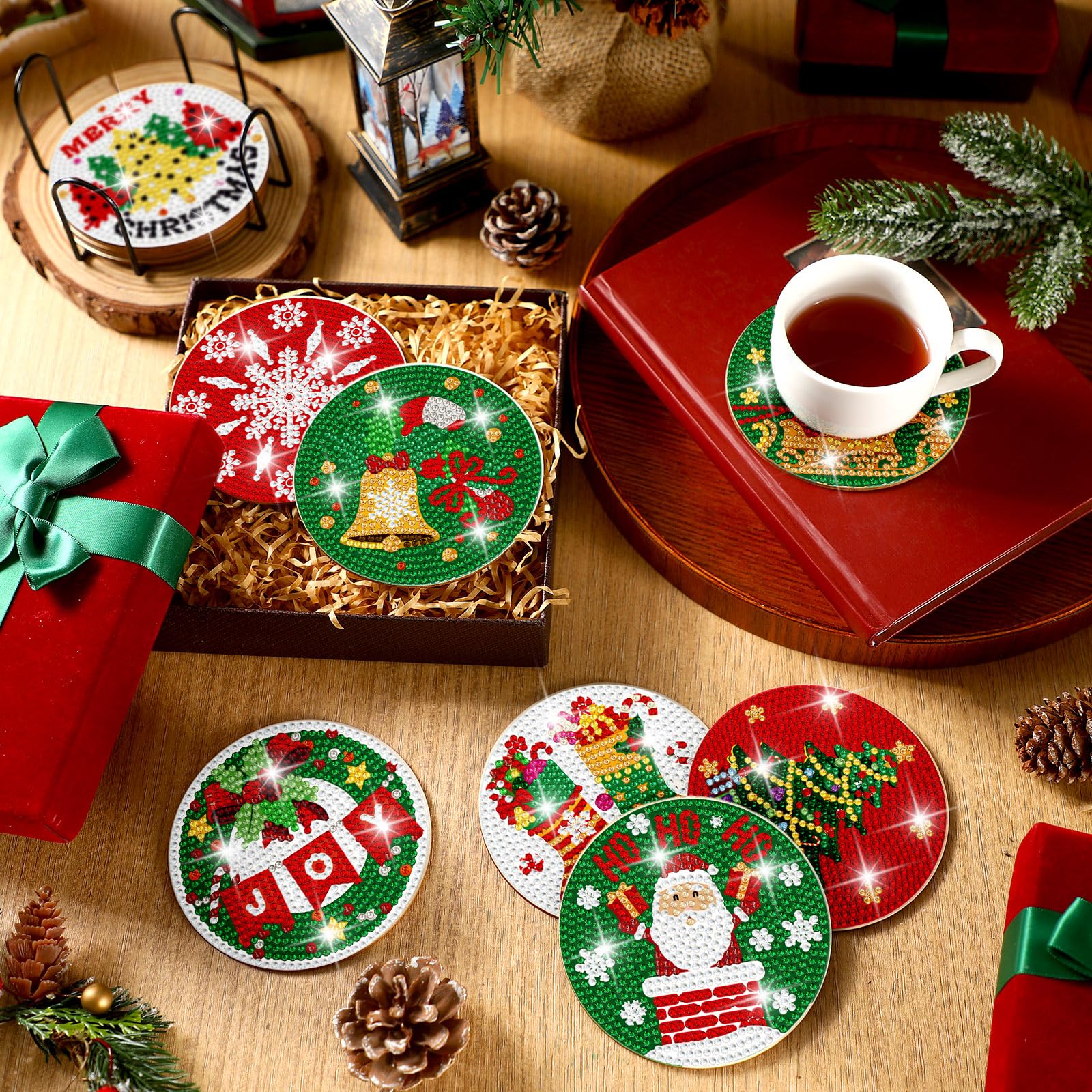 12 posavasos de arte de diamantes de Navidad, clásicos elementos de Navidad, posavasos de pintura de diamantes con soporte, kit de pintura de diamantes de Navidad, Papá Noel, muñeco de nieve, árbol de