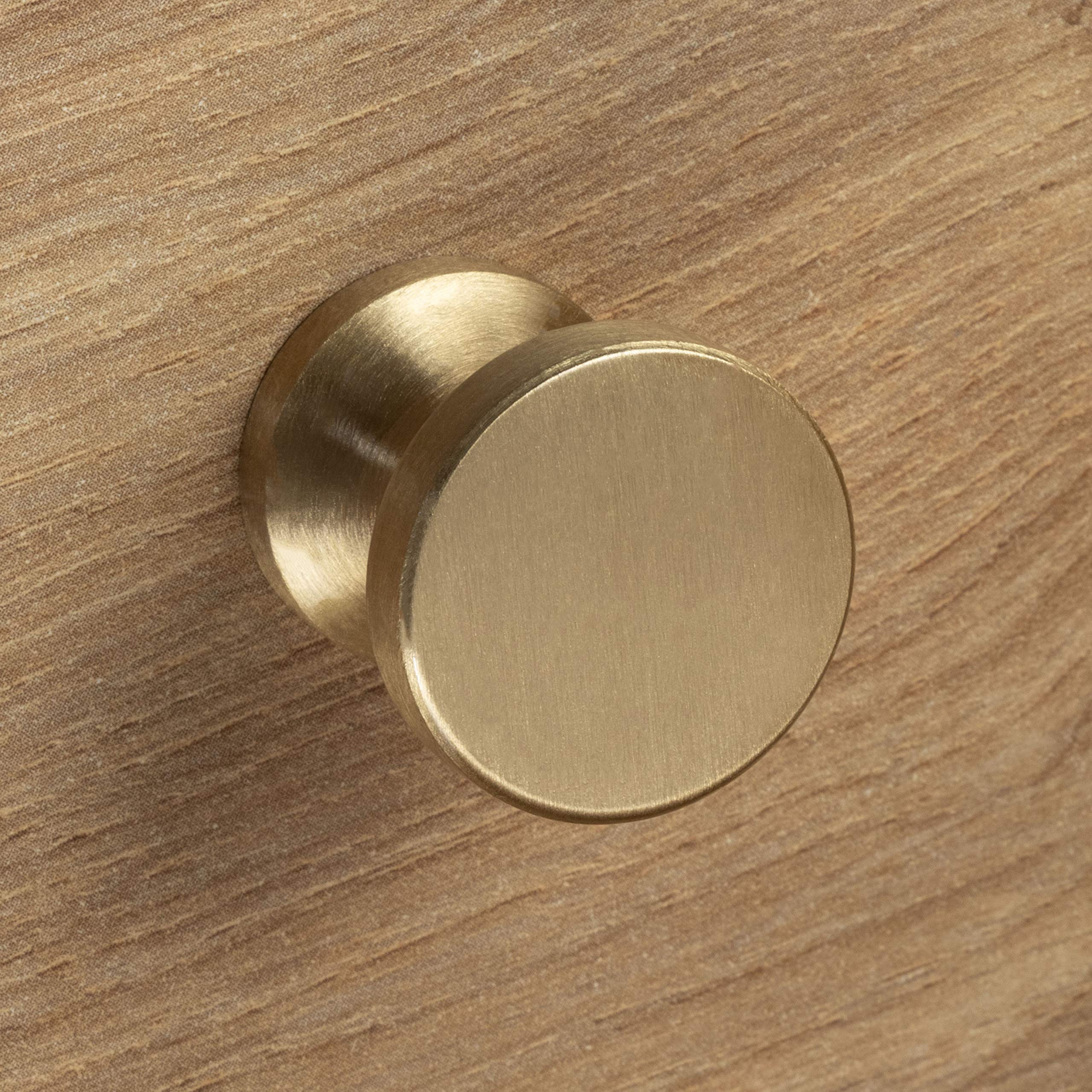 Gedotec Möbelgriff Messing matt gebürstet Schrankknopf Vintage Möbelknopf Antik für Schubladen - H10183 | Tür-Knopf Ø 25 mm | Kommoden-Knopf rund | 10 Stück - Design Knauf Landhaus-Stil mit Schrauben
