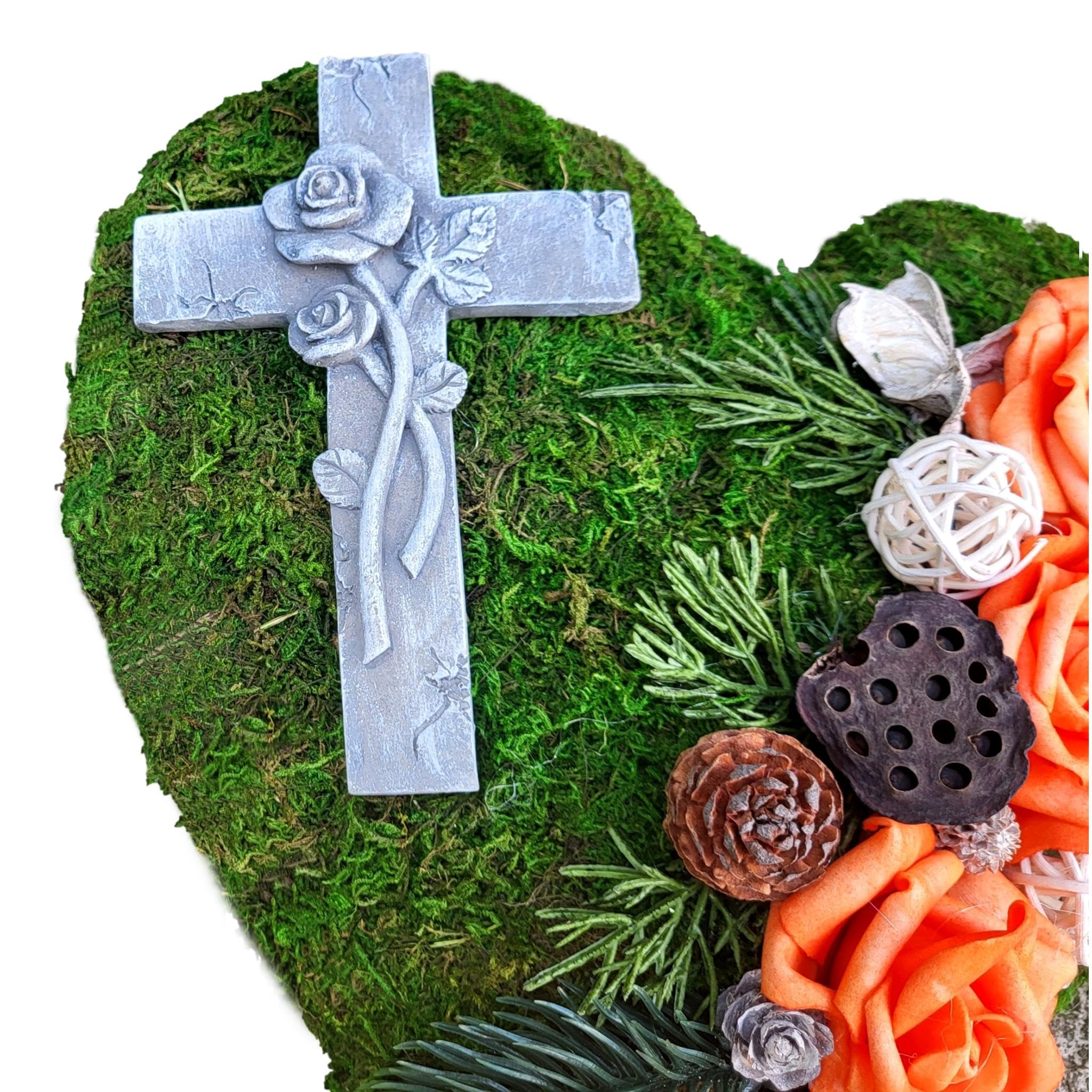 Grabherz mit Kreuz 30 cm Moos orange Rosen wetterfest | Würdevolle Grabdekoration für Friedhof, Grabstätte Allerheiligen und Totensonntag