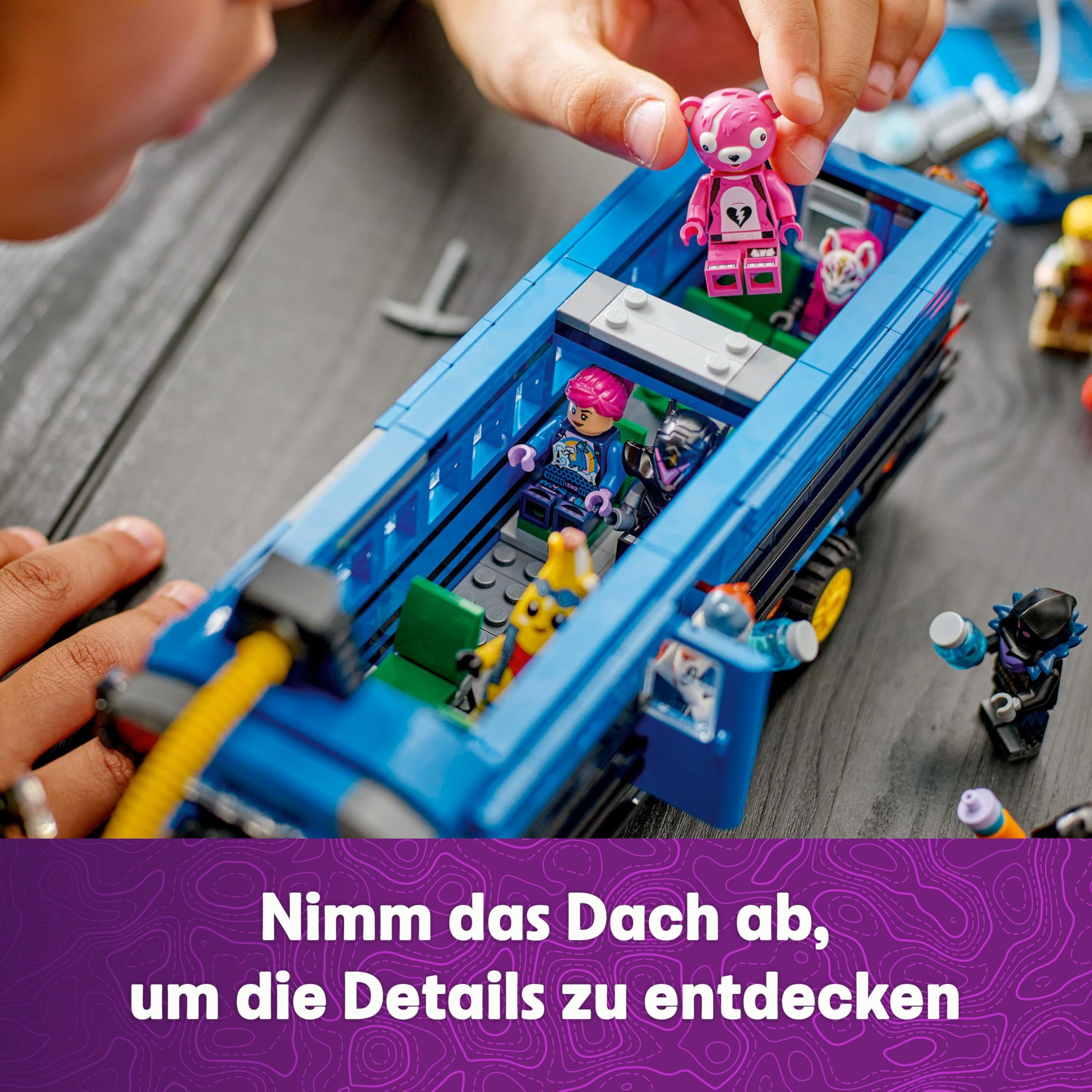 LEGO Fortnite Schlachtenbus, Spielzeug zum Videospiel mit Minifiguren, Geschenk für Gaming Fans ab 10 Jahren, Fahrzeug Bauset für Kinder, Kreatives Geschenk zum Geburtstag - 77073