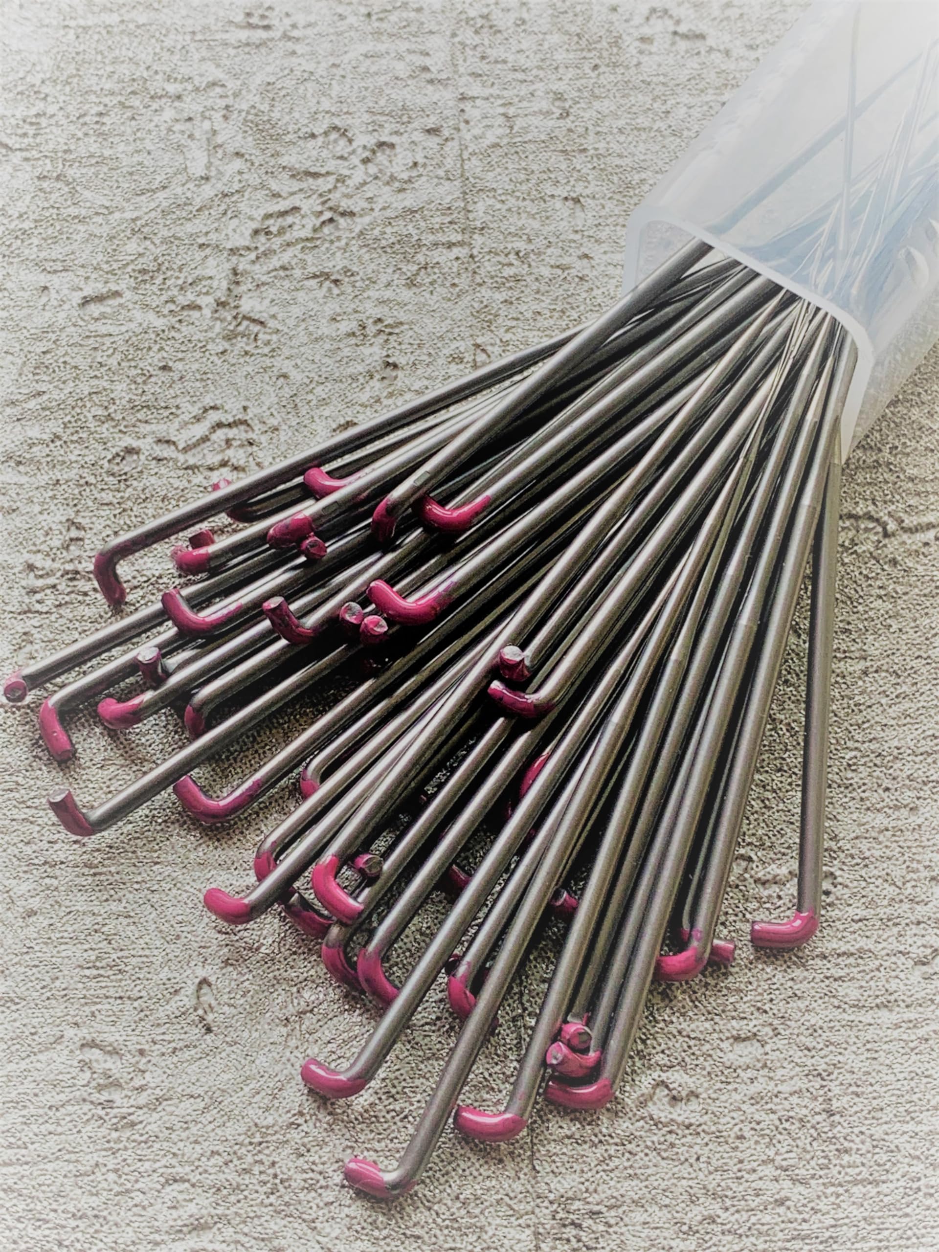 Heidifeathers Bright Pink 38G - Startwisted Medium Heidifeathers® Needle Felting Needles - Colour Coded - High Quality Needles - Triangular, Star, Twisted, Reverse, Startwisted, Forked, Crown (, 10 Needles)