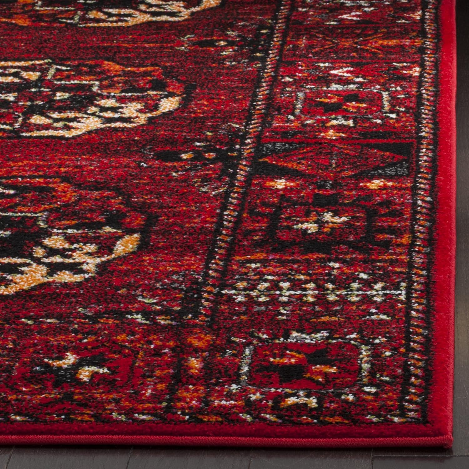 SAFAVIEH Vintage Hamadan Collection Accent Rug - 2'3" x 4', Red & Multi, Oriental Persian Design, Non-Shedding & Easy Care, Ideal for High Traffic Areas in Entryway, Living Room, Bedroom (VTH212A)