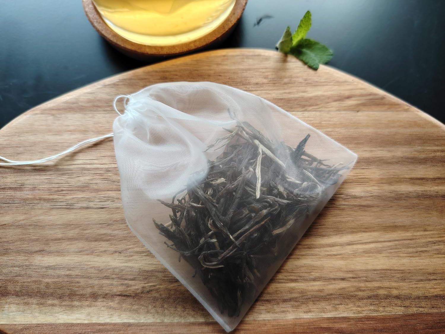 100 Pcs Tea Filter Bags for Loose Tea Herb Spice Empty Mesh Small Drawstring Seal Infuser Strainer Bags (3.93x4.72inch)