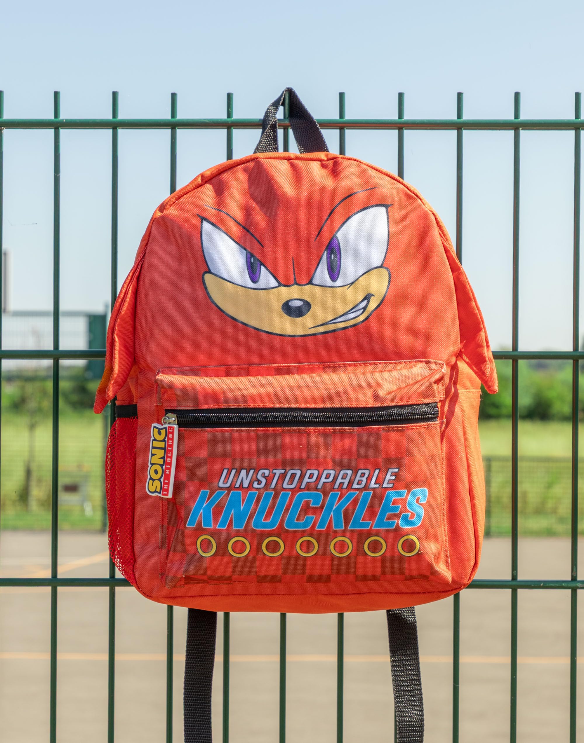 Sonic The Hedgehog Mochila 3D de Knuckles el Equidna para niños | Bolsillo frontal con cremallera a cuadros rojos y texto ¡Knuckles Imparable! | Mochila escolar con el personaje