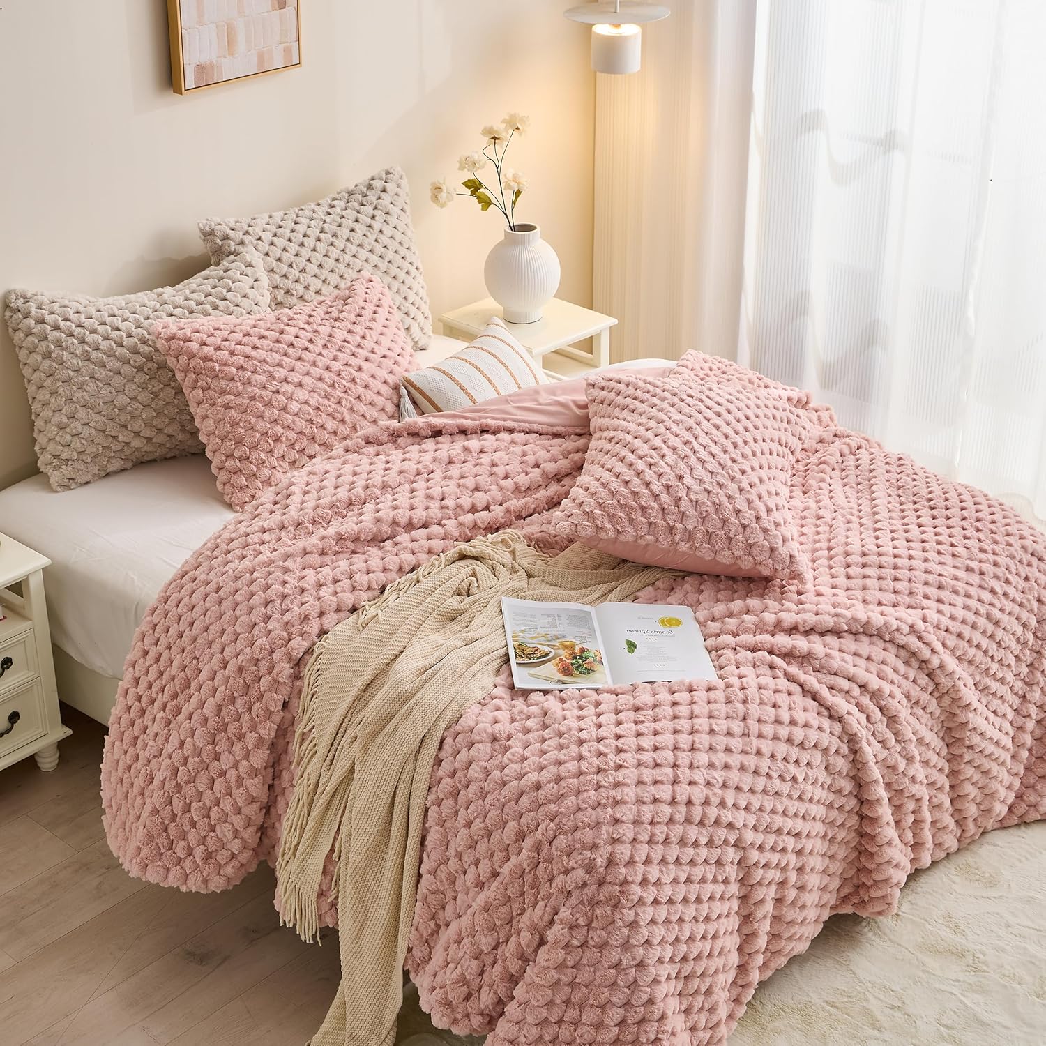 Simple&Opulence Fluffy Faux Fur Comforter Set, Plush Fuzzy Minky Bedding Set, 3 Pieces Warm Soft Comforter Bedding Set for Winter - 1 Shaggy Comforter with 2 Pillow Shams(Queen, Grid - Pink)