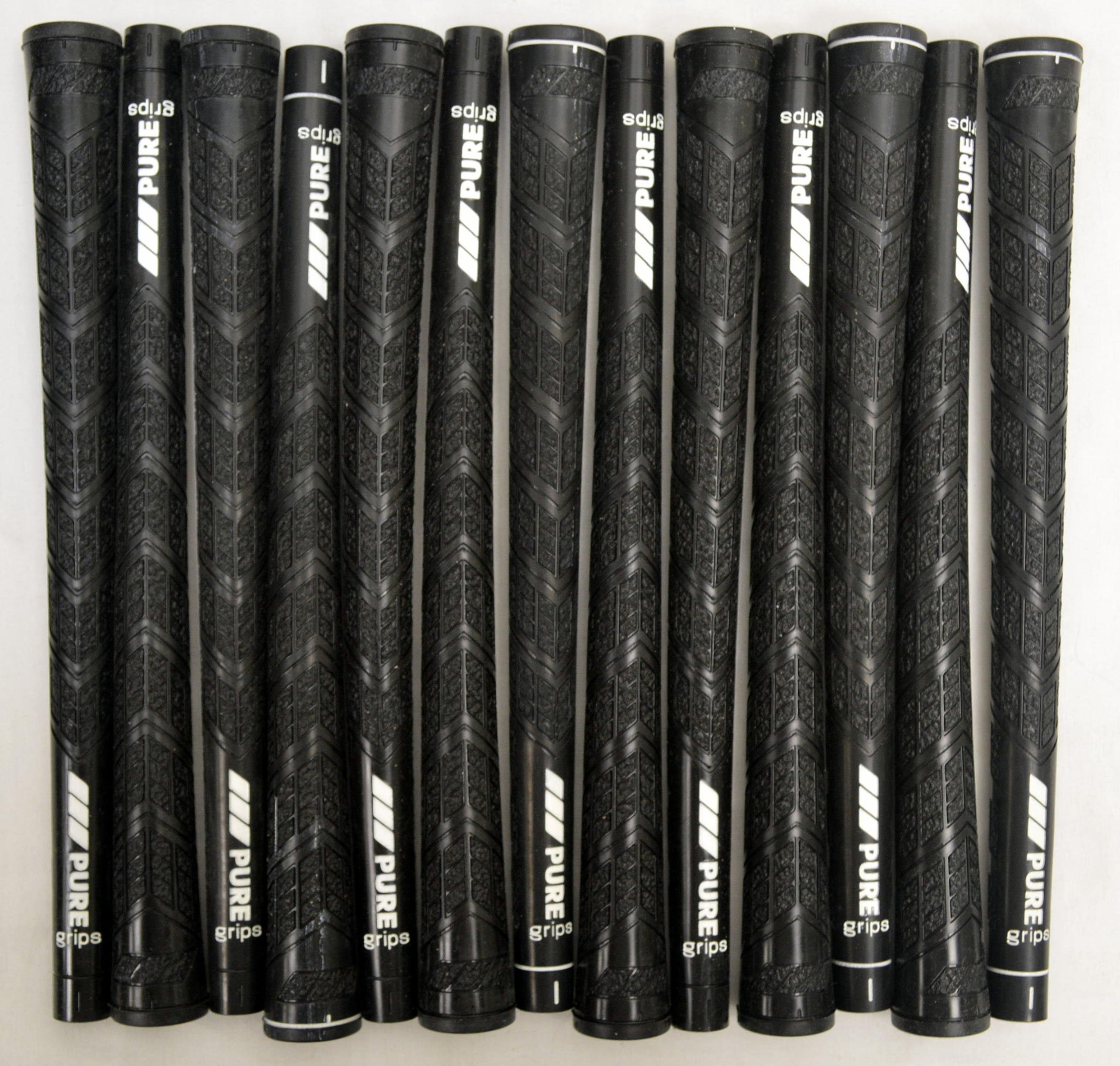 Amazon | 13 Pure DTXゴルフグリップ – 標準 – ブラック – Includes