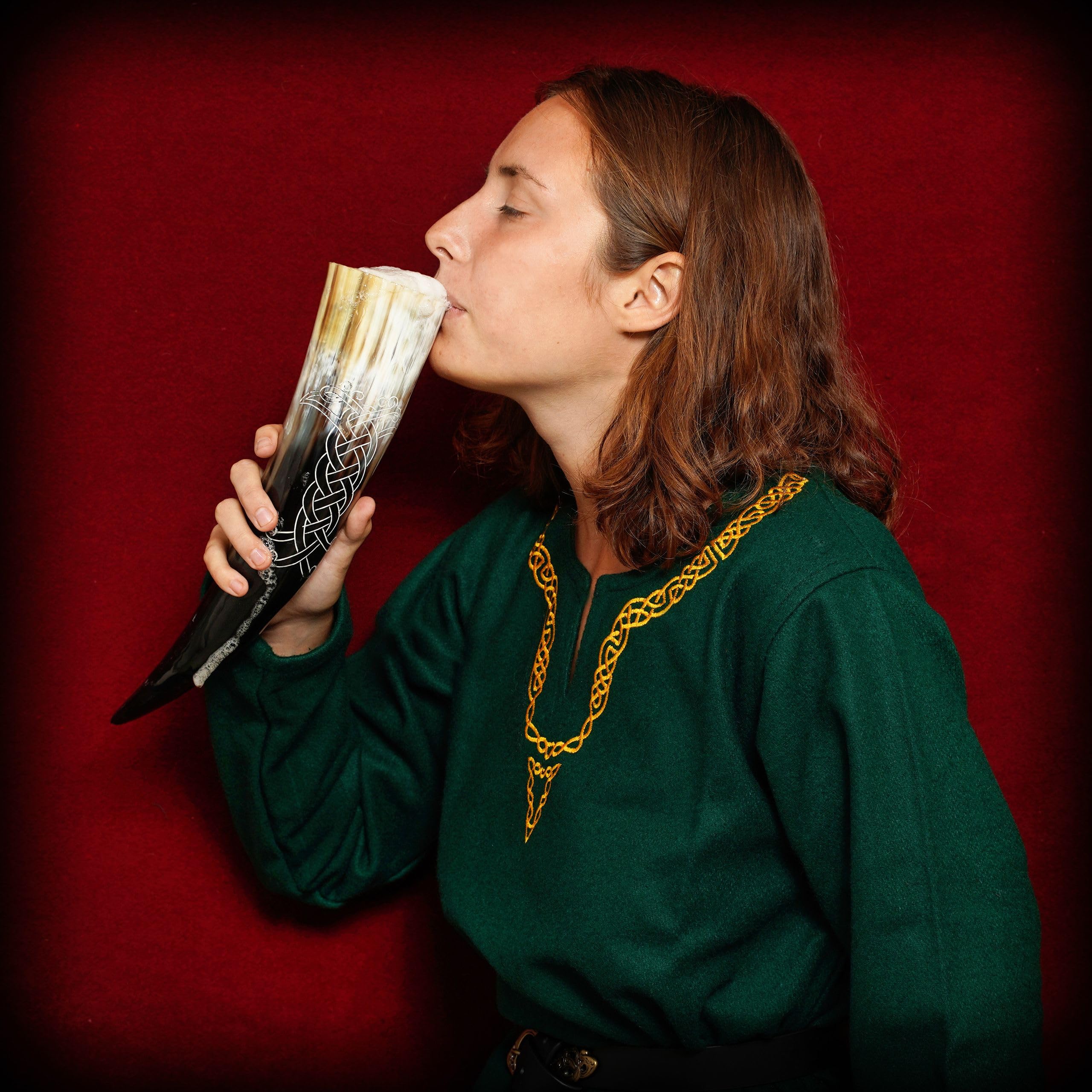 Mythrojan Cuerno tallado Viking Ravan auténtico vino vikingo/aguamiel, 400 ml, acabado pulido