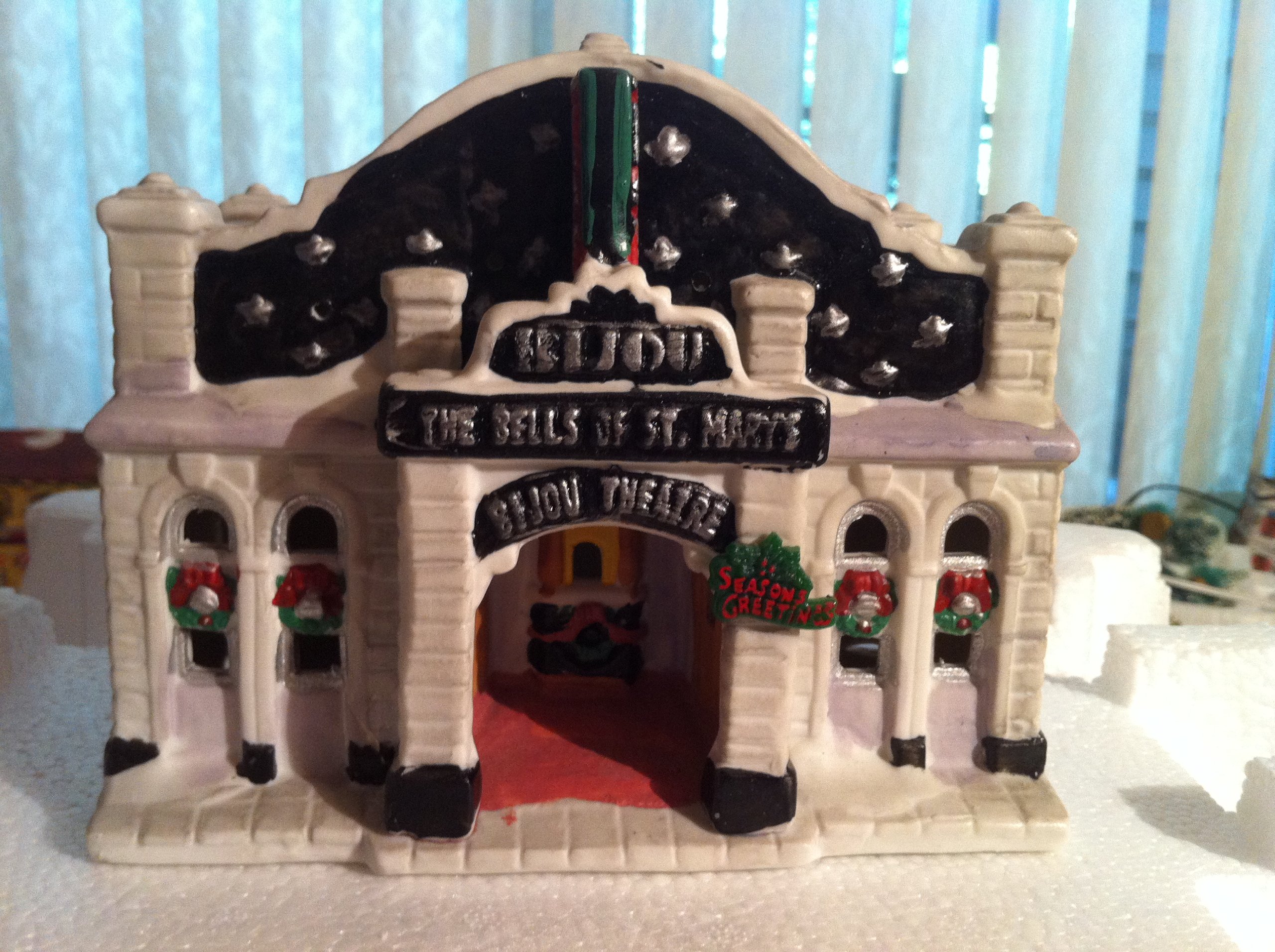 Amazon.com: A Wonderful Holiday It's a Wonderful Life Bijou Movie