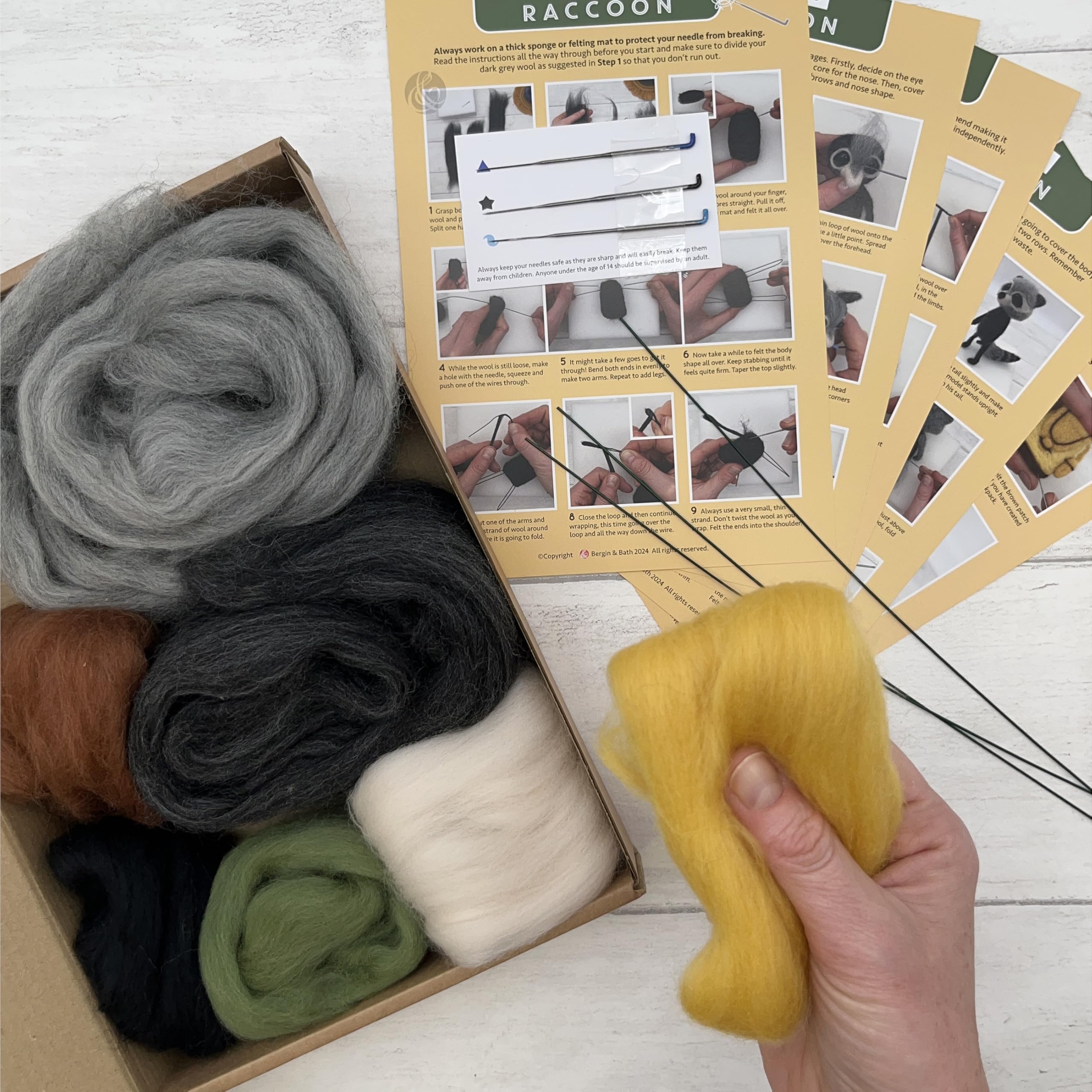 Bergin & Bath Needle Felting Kit, Raccoon - Image 4