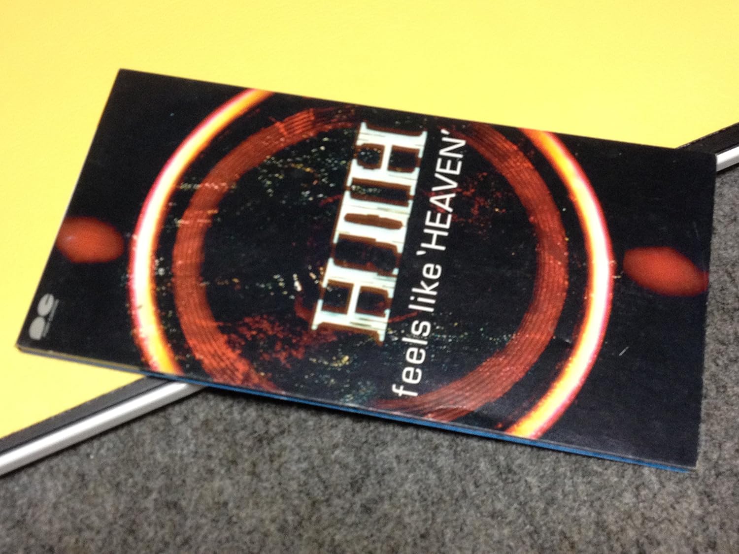 Feels Like Heaven H Iih Amazon.it CD e Vinili}